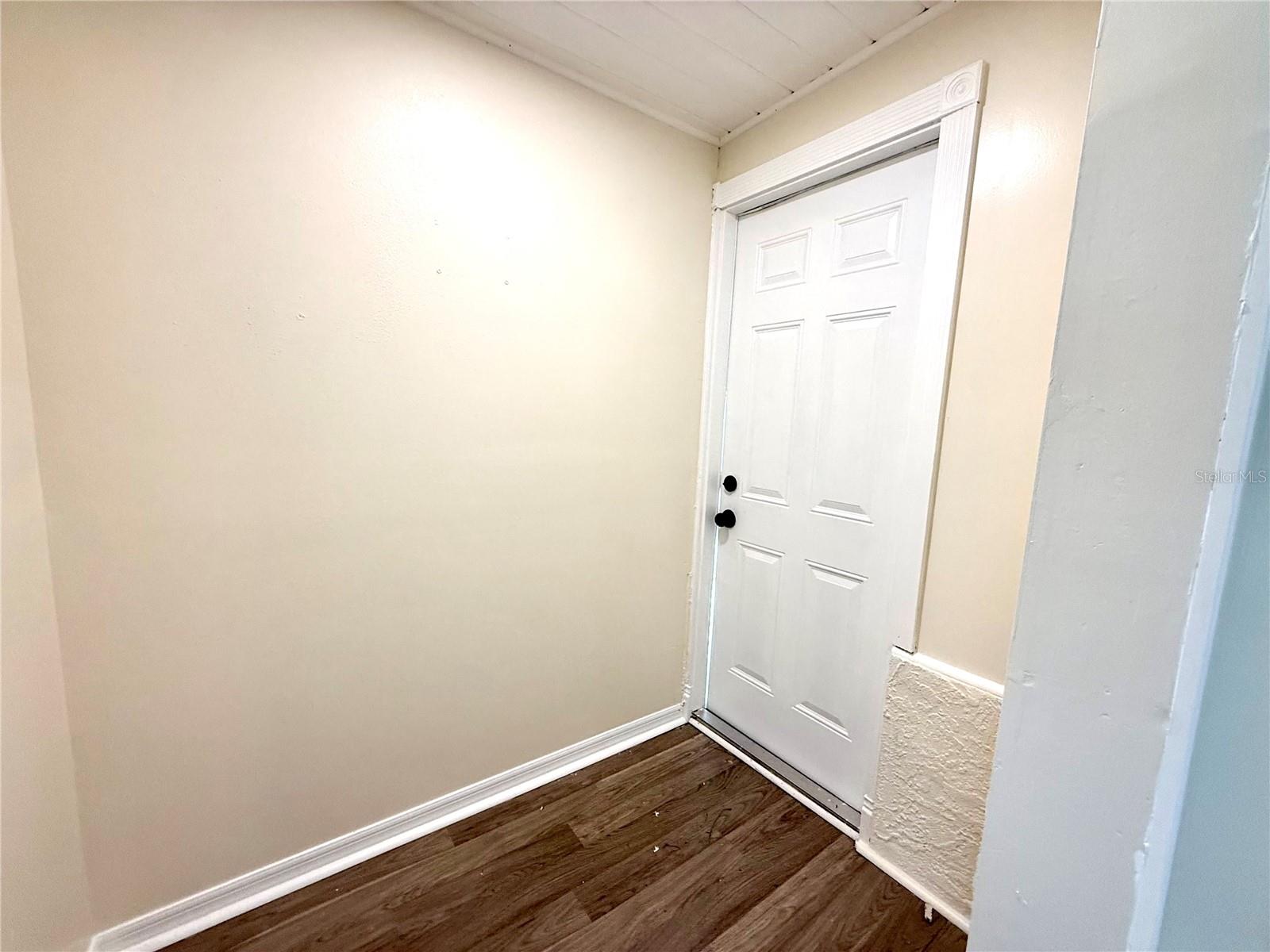 Image 13 of 27 For 2658 Nassau Street