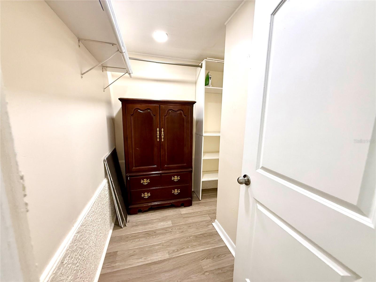 Image 14 of 27 For 2658 Nassau Street