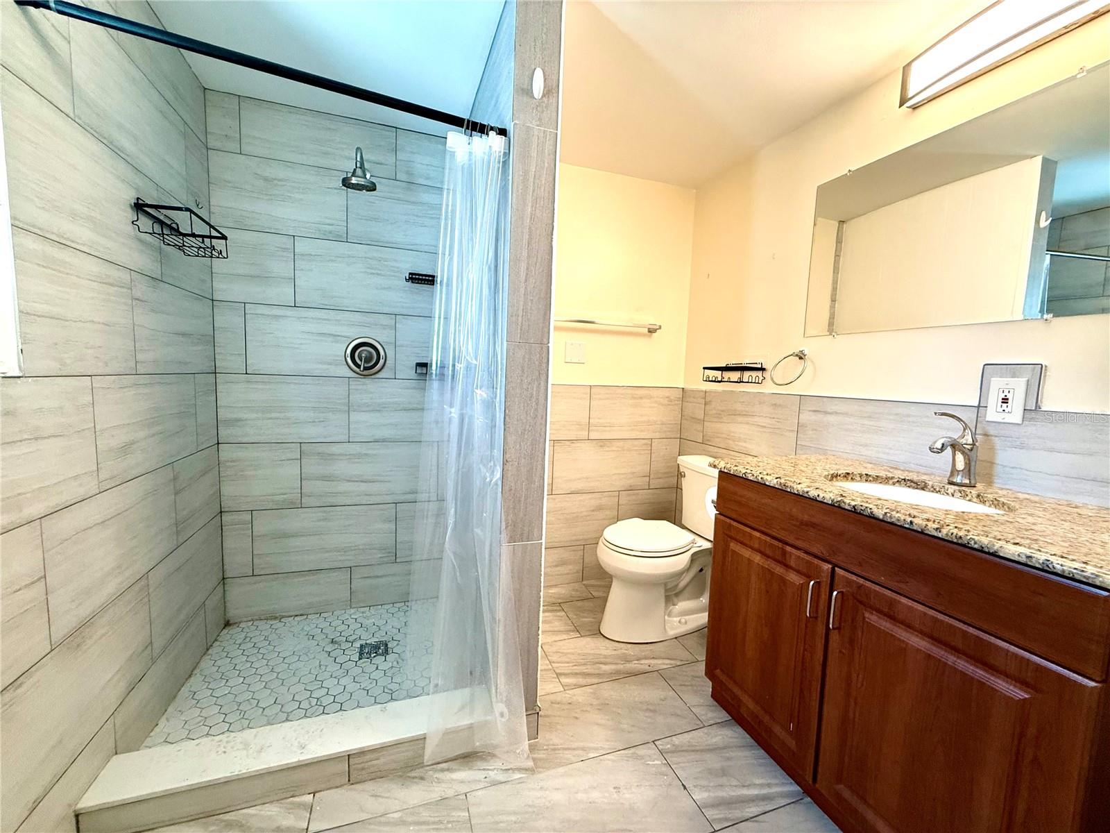 Image 17 of 27 For 2658 Nassau Street