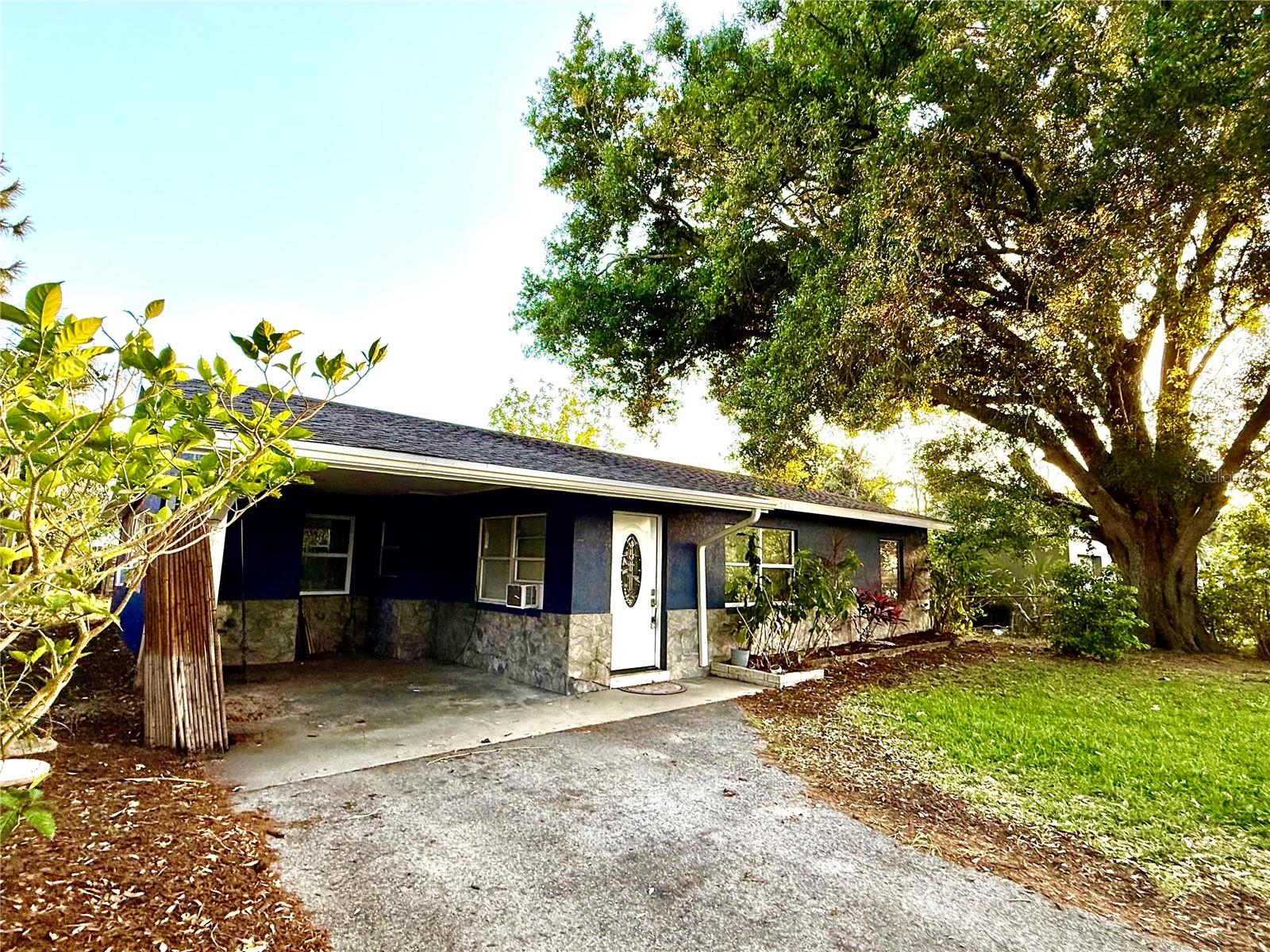 Image 3 of 27 For 2658 Nassau Street