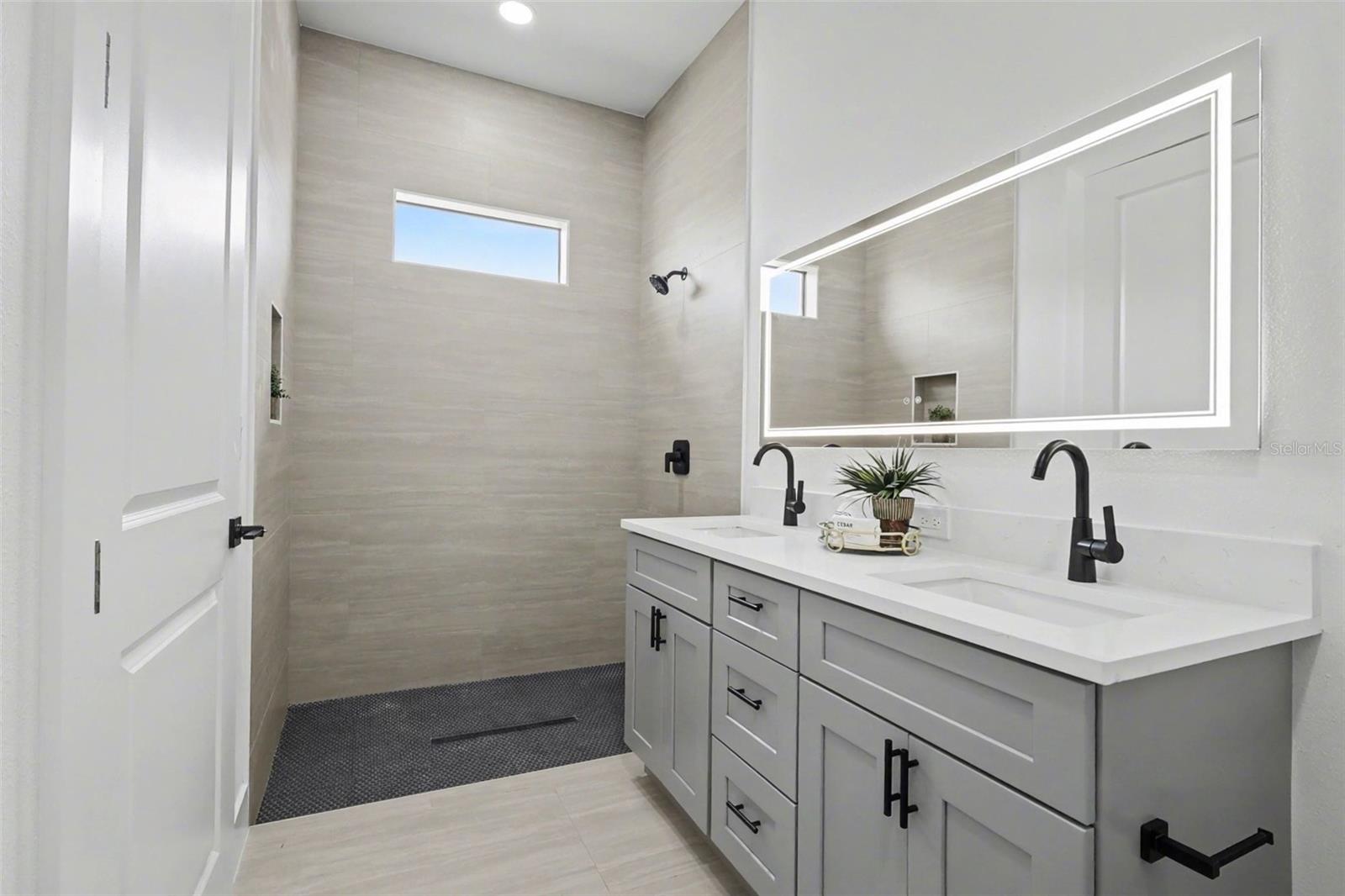 Image 18 of 41 For 1721 2nd Street