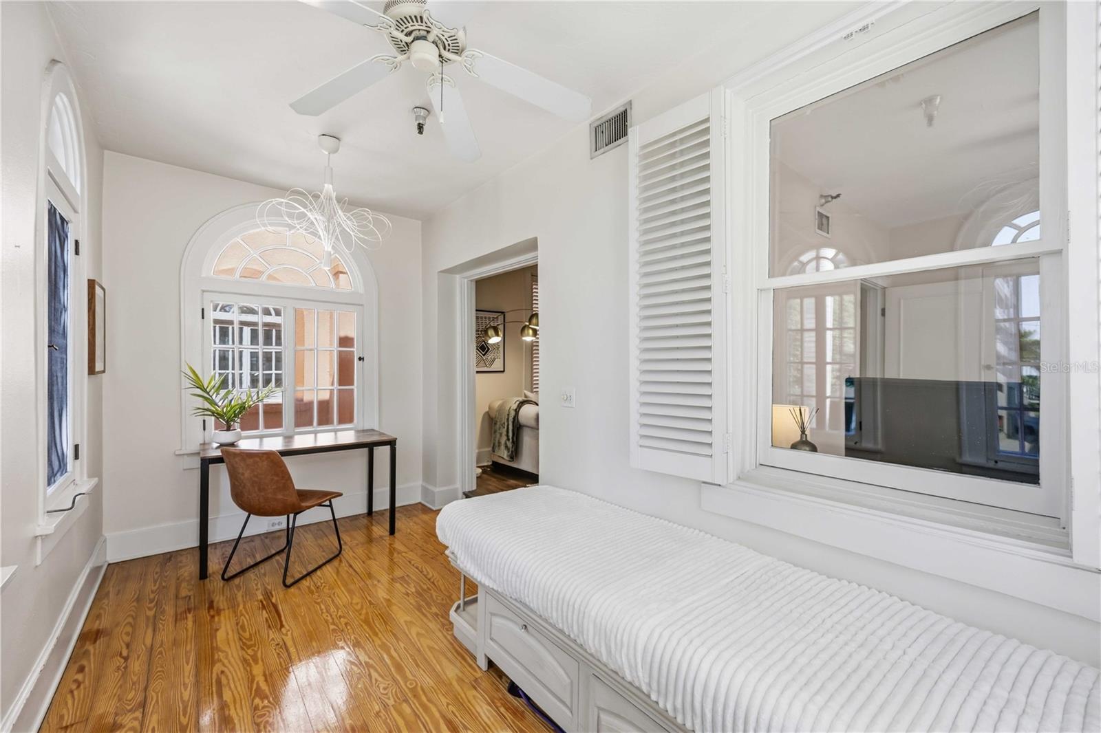 Image 15 of 34 For 1221 Palm Avenue 203