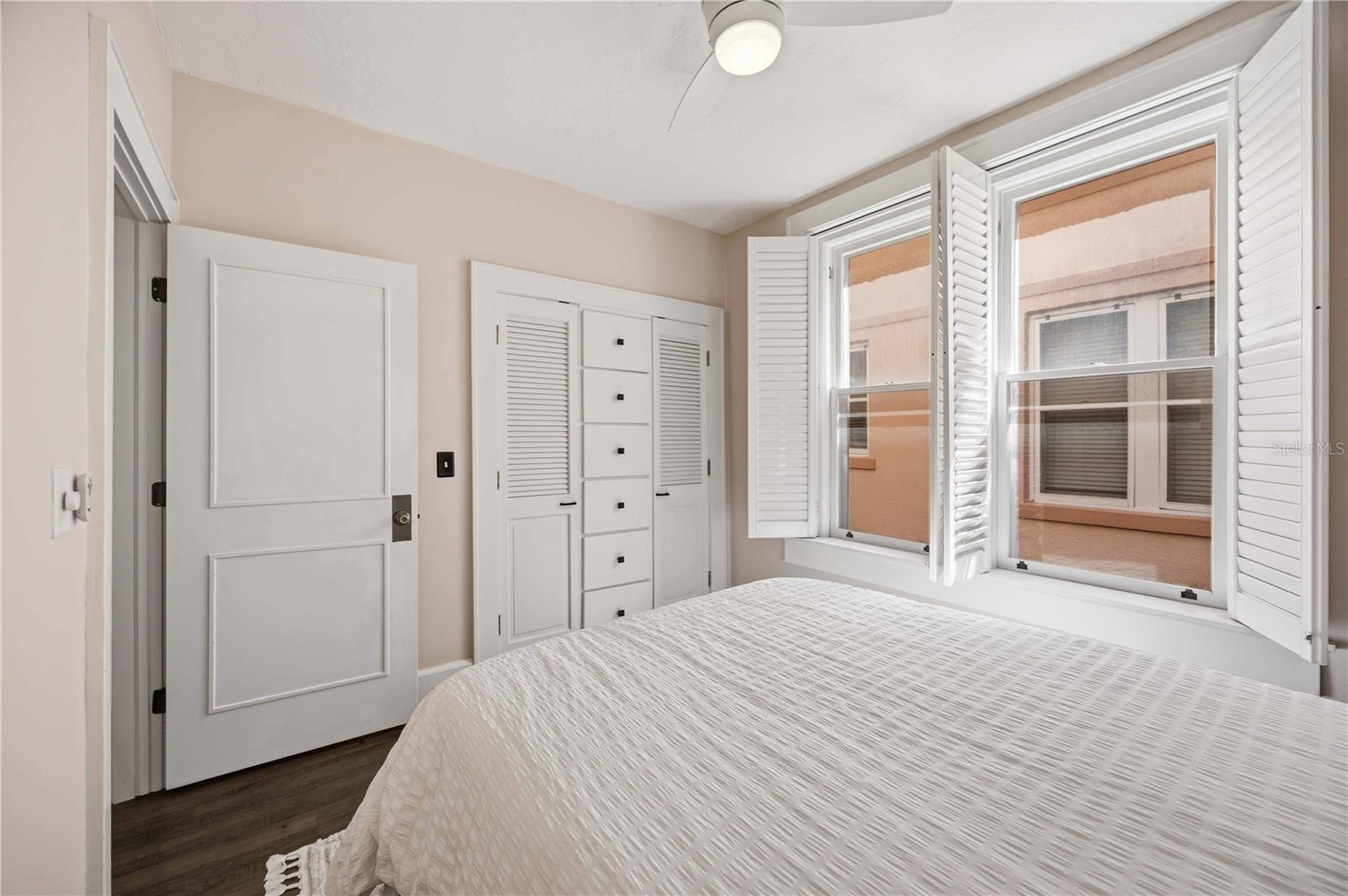 Image 18 of 34 For 1221 Palm Avenue 203