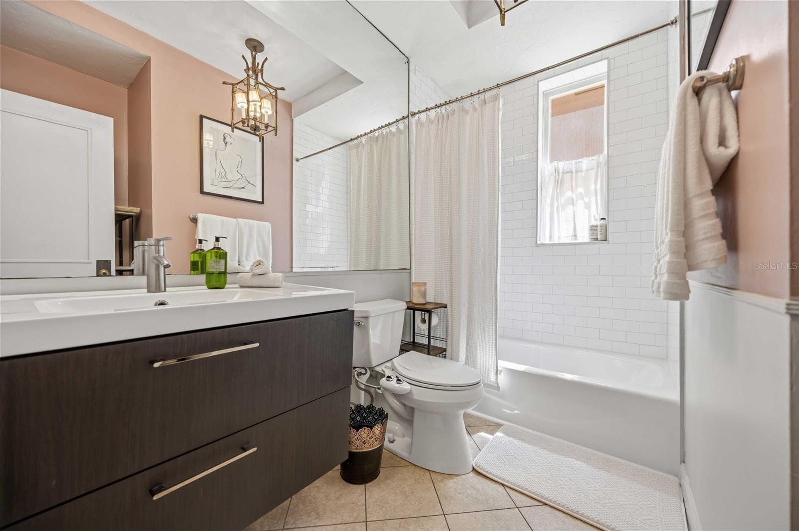 Image 20 of 34 For 1221 Palm Avenue 203