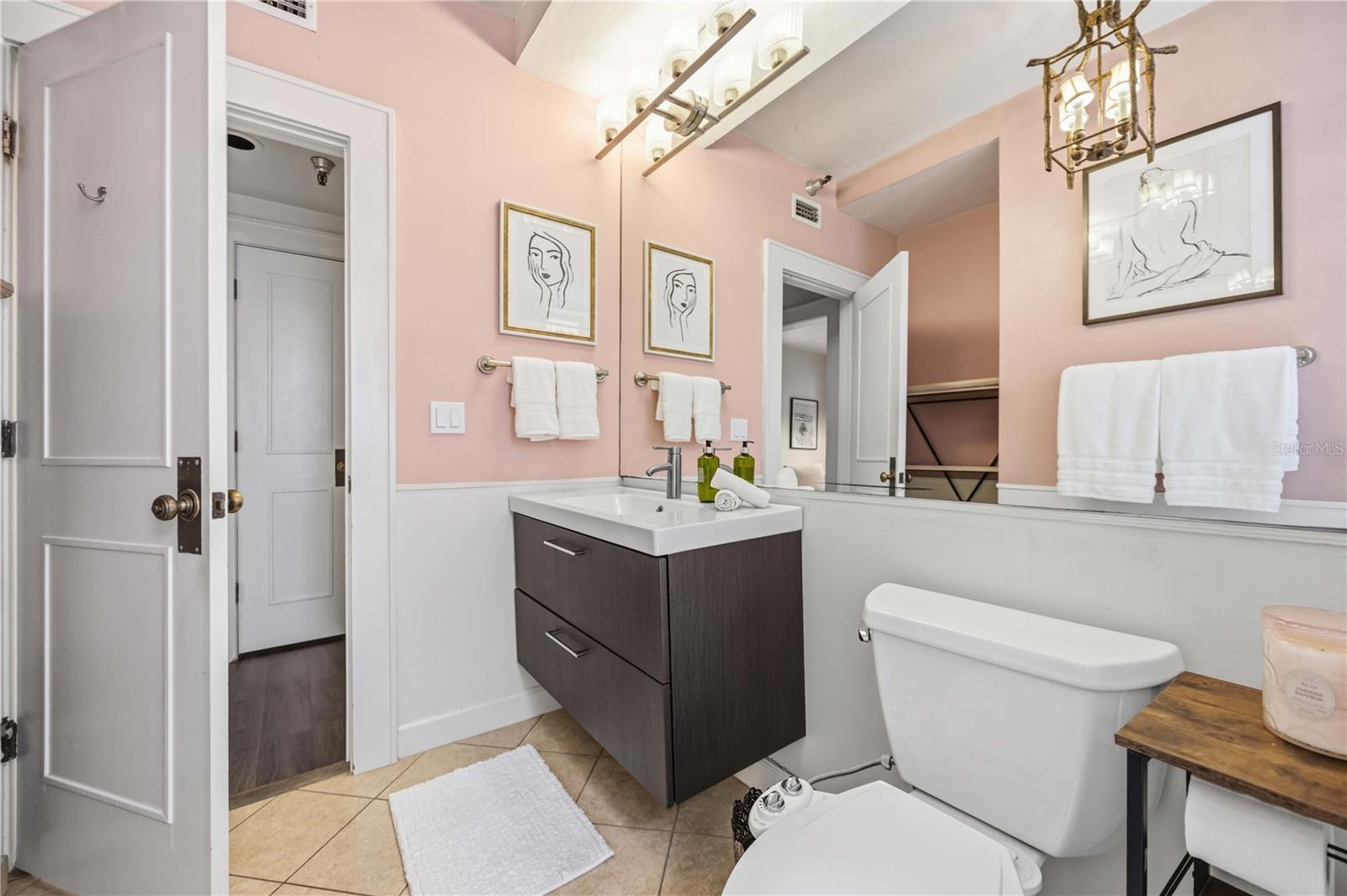 Image 21 of 34 For 1221 Palm Avenue 203