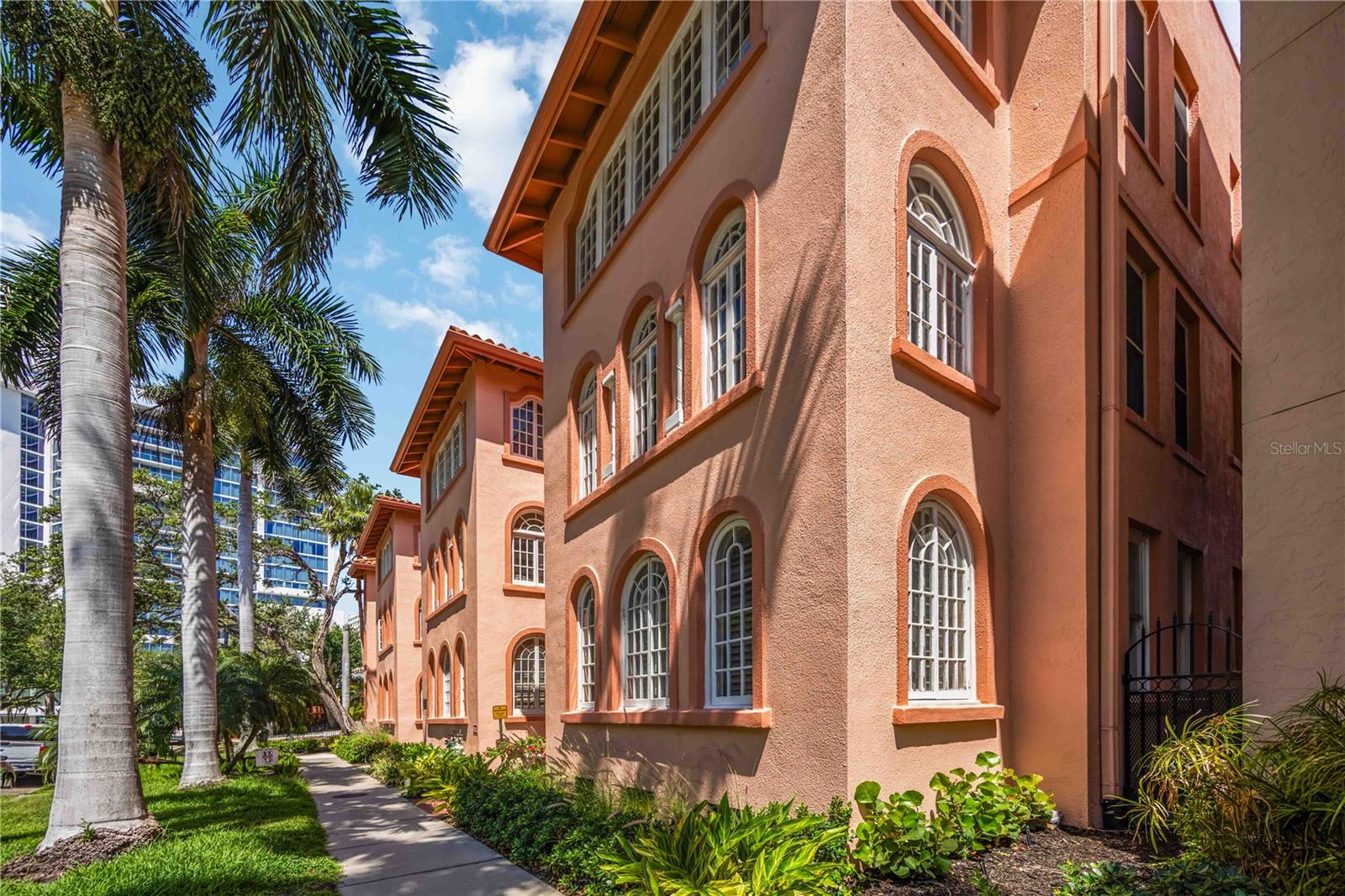 Image 27 of 34 For 1221 Palm Avenue 203