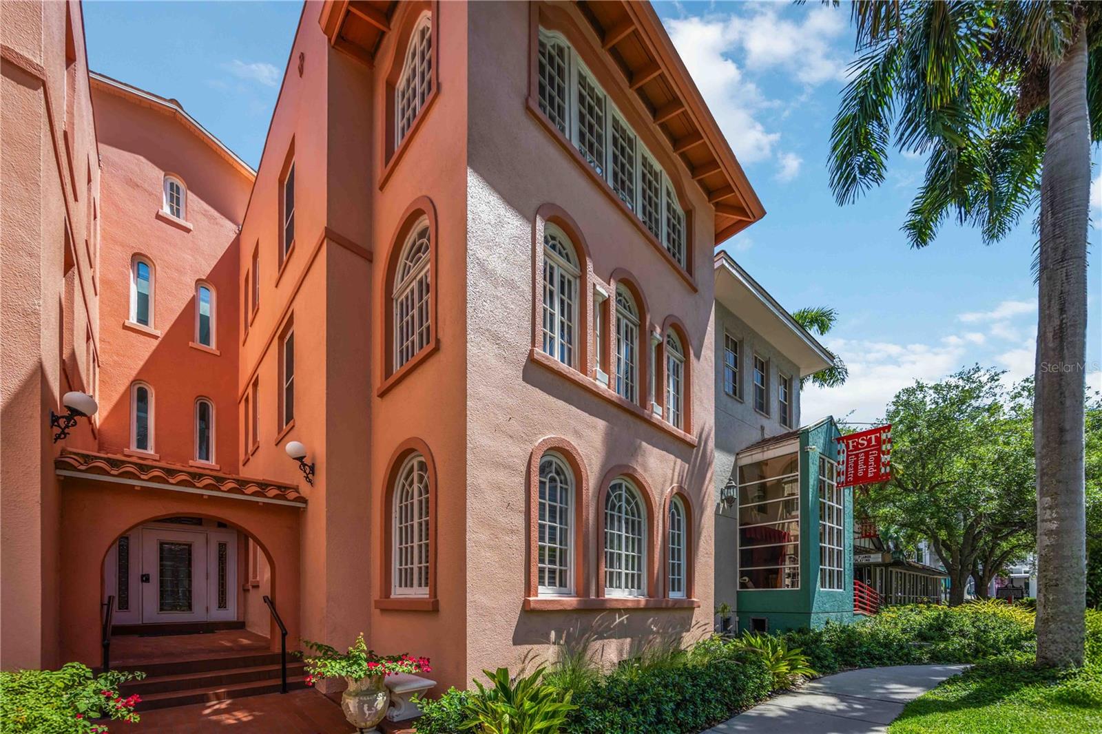 Image 31 of 34 For 1221 Palm Avenue 203