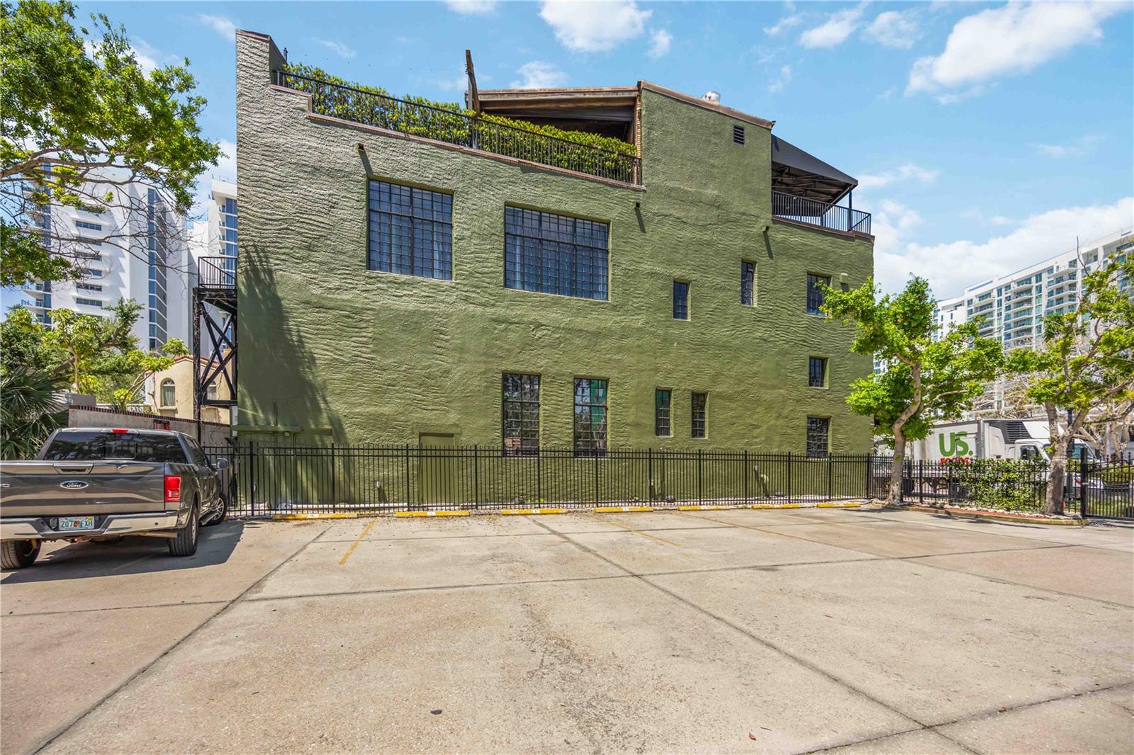 Image 32 of 34 For 1221 Palm Avenue 203