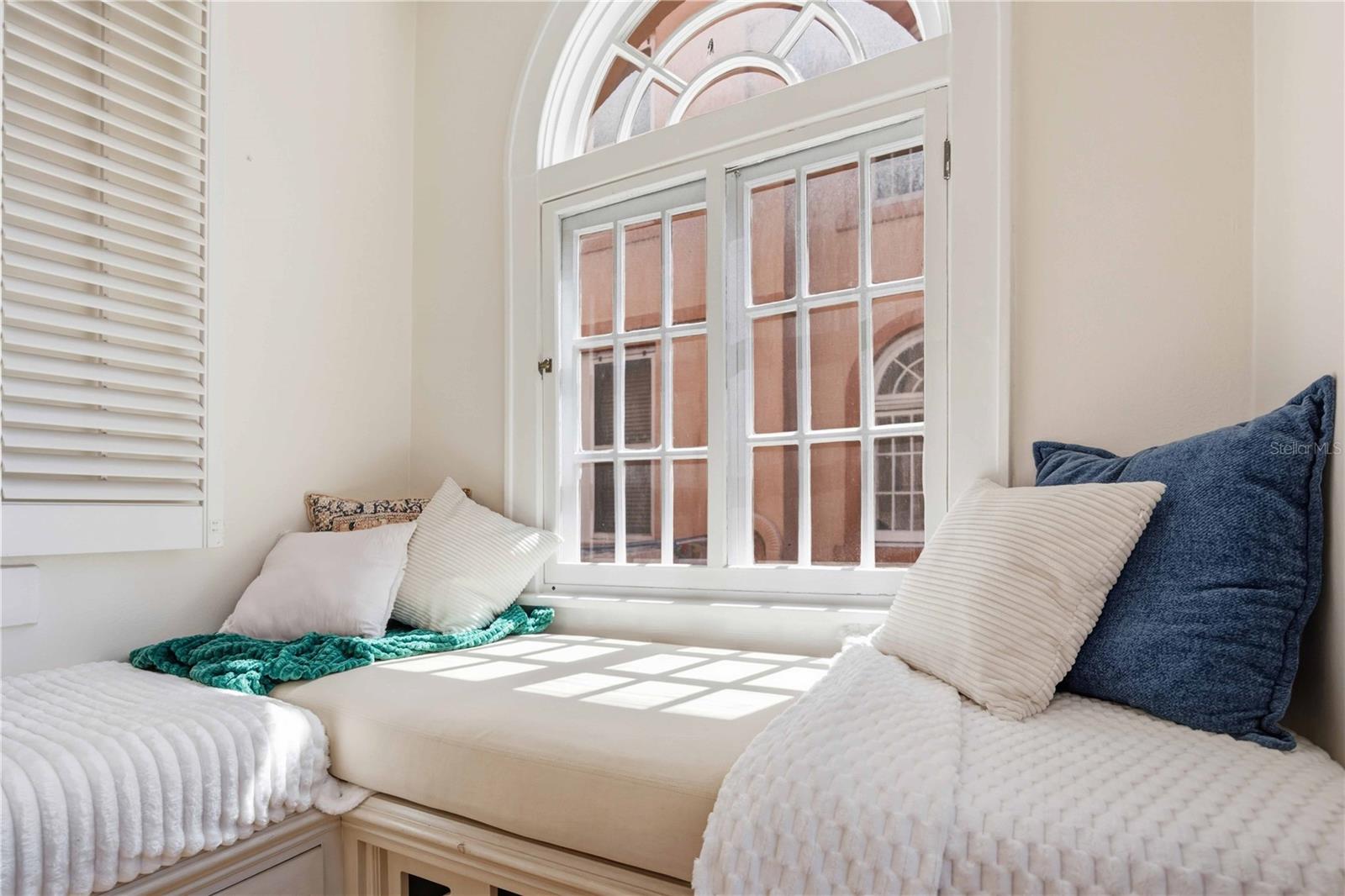 Image 6 of 34 For 1221 Palm Avenue 203