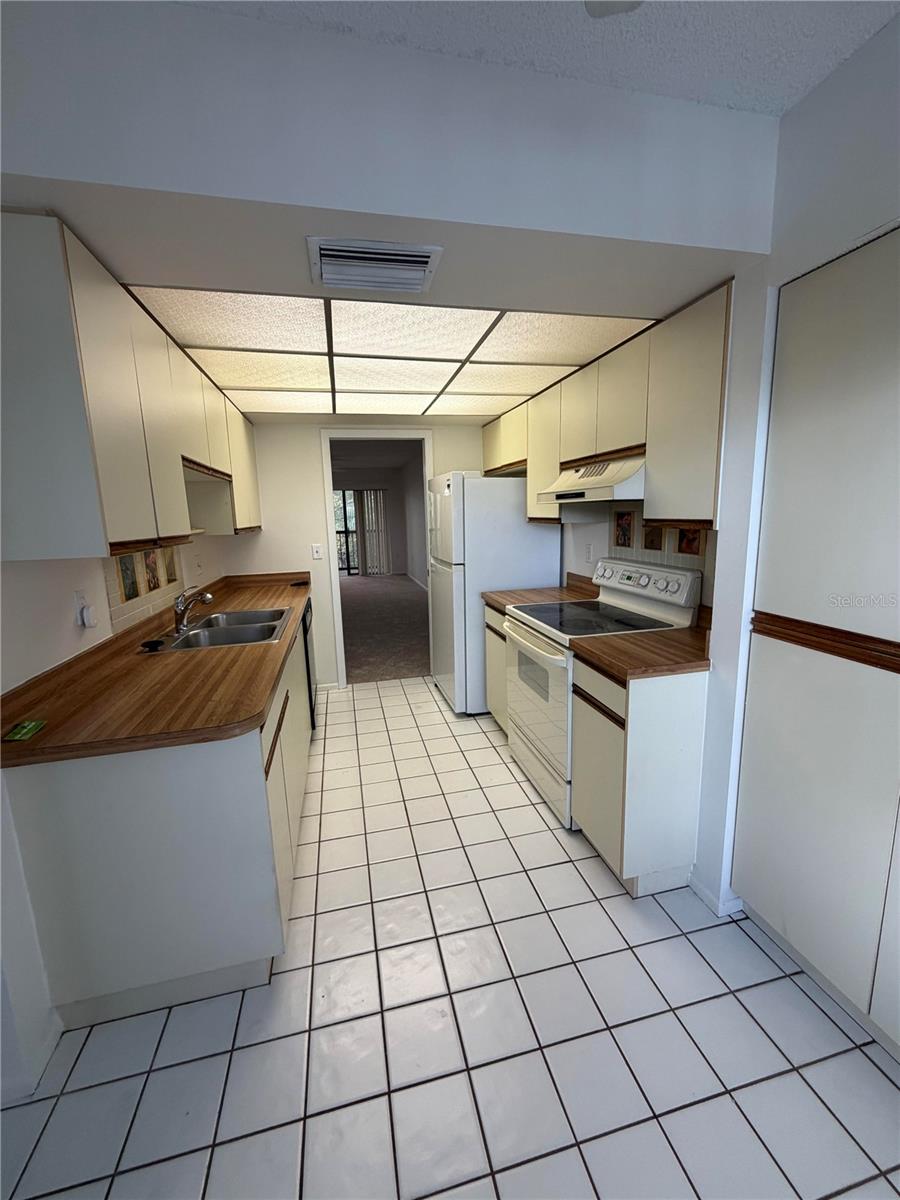 Image 3 of 20 For 515 30th Avenue 405-h