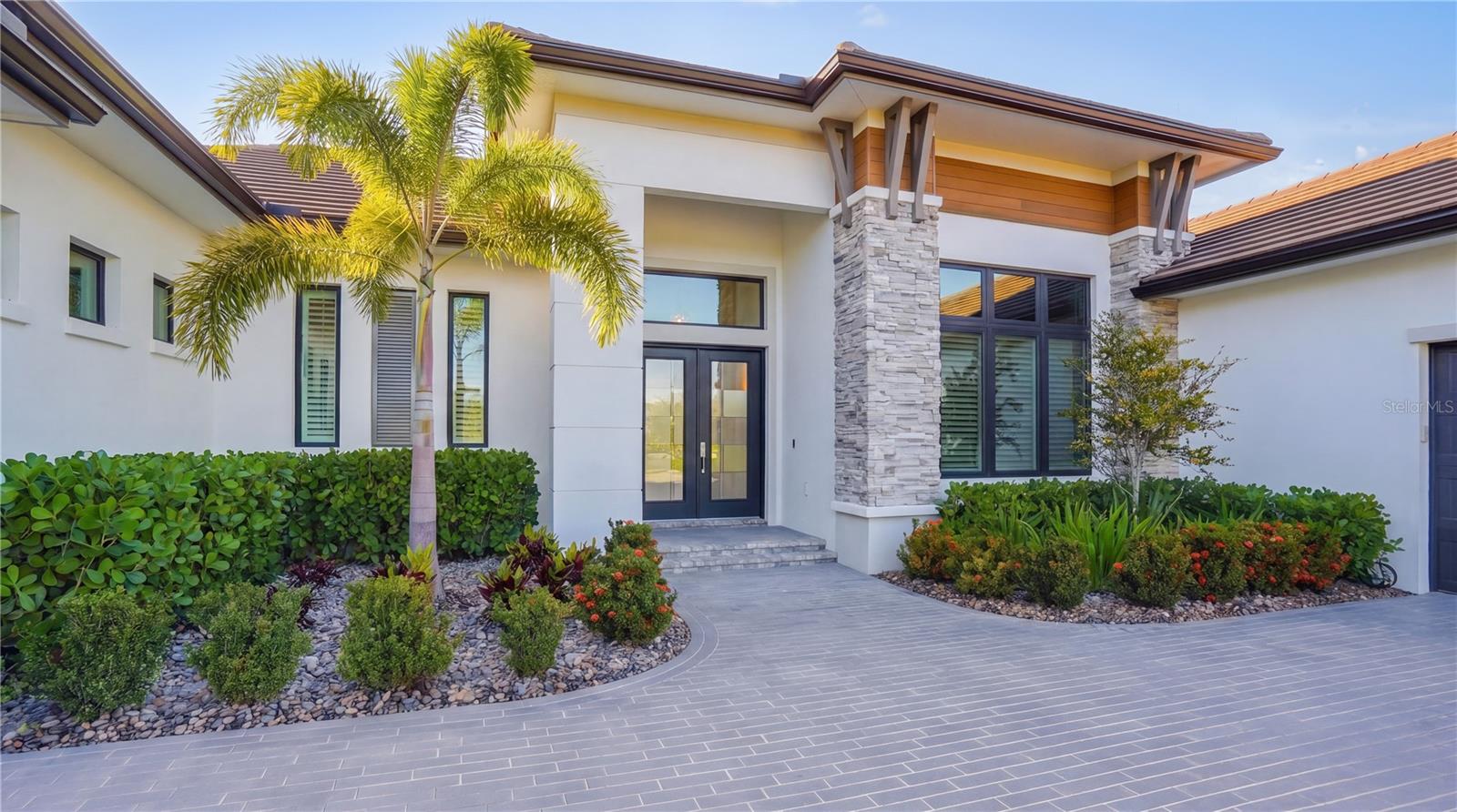 Image 4 of 88 For 1815 Rio Vista Terrace