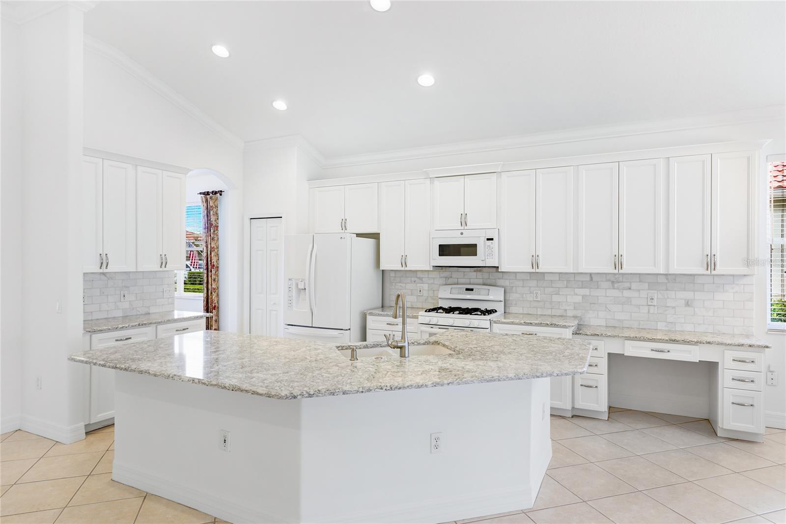 Image 13 of 62 For 711 Foggy Morn Lane