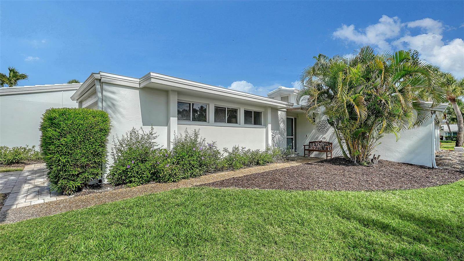 Image 9 of 71 For 206 Hourglass Way V10