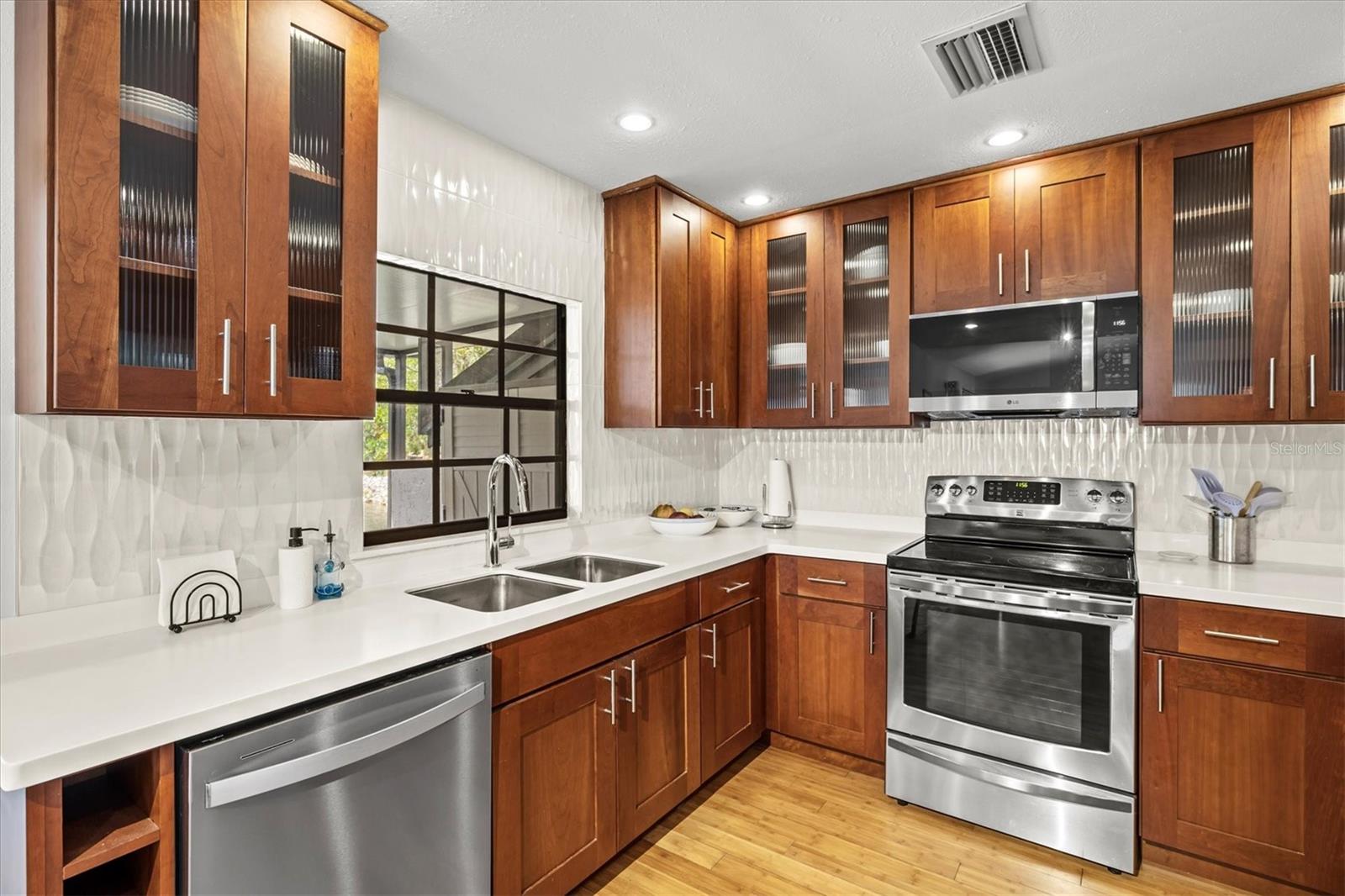 Image 11 of 76 For 4566 Hidden View Place 7