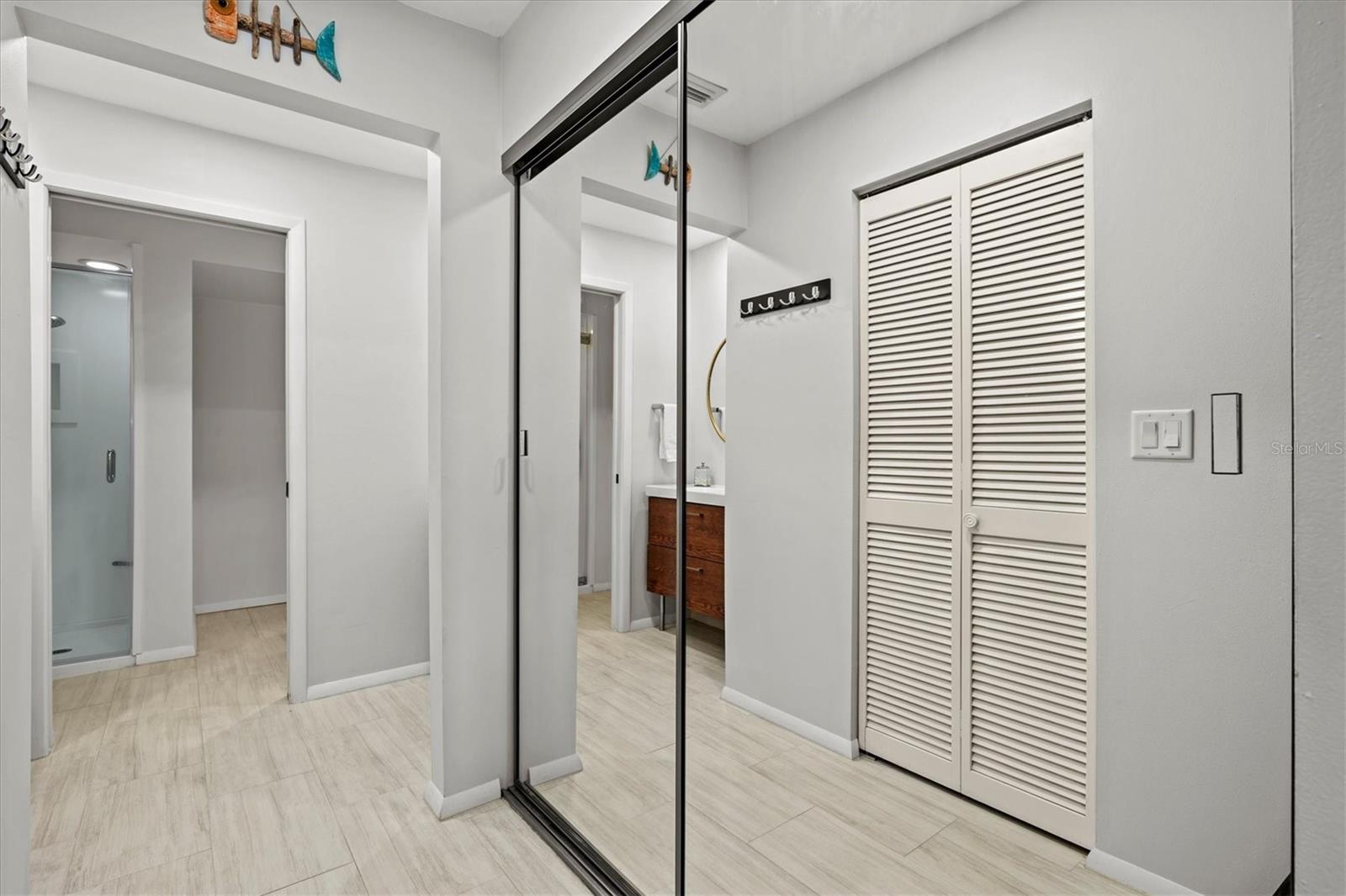 Image 29 of 76 For 4566 Hidden View Place 7