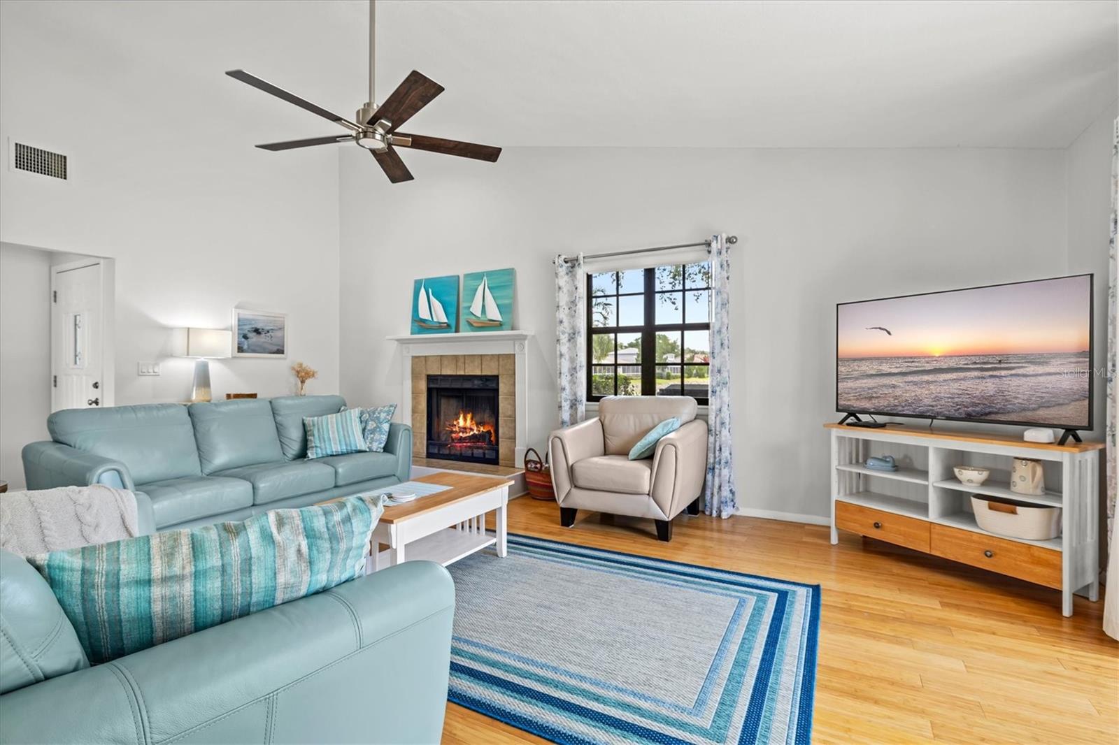 Image 6 of 76 For 4566 Hidden View Place 7