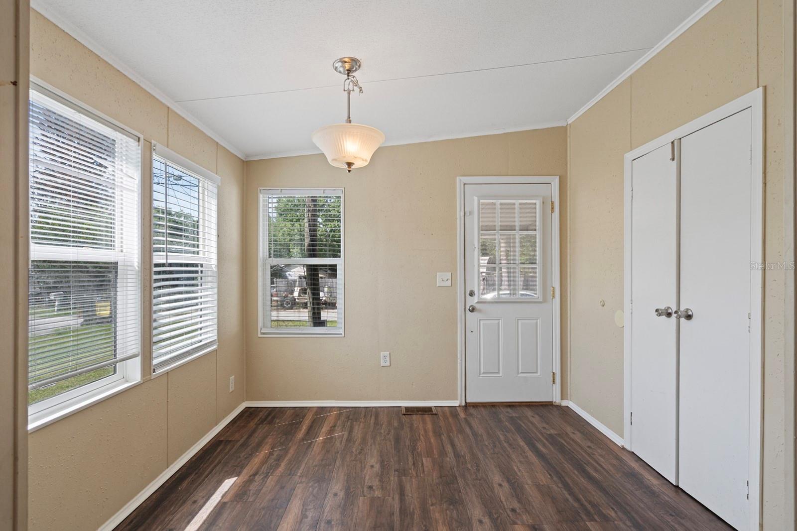 Image 12 of 20 For 3060 Park Circle