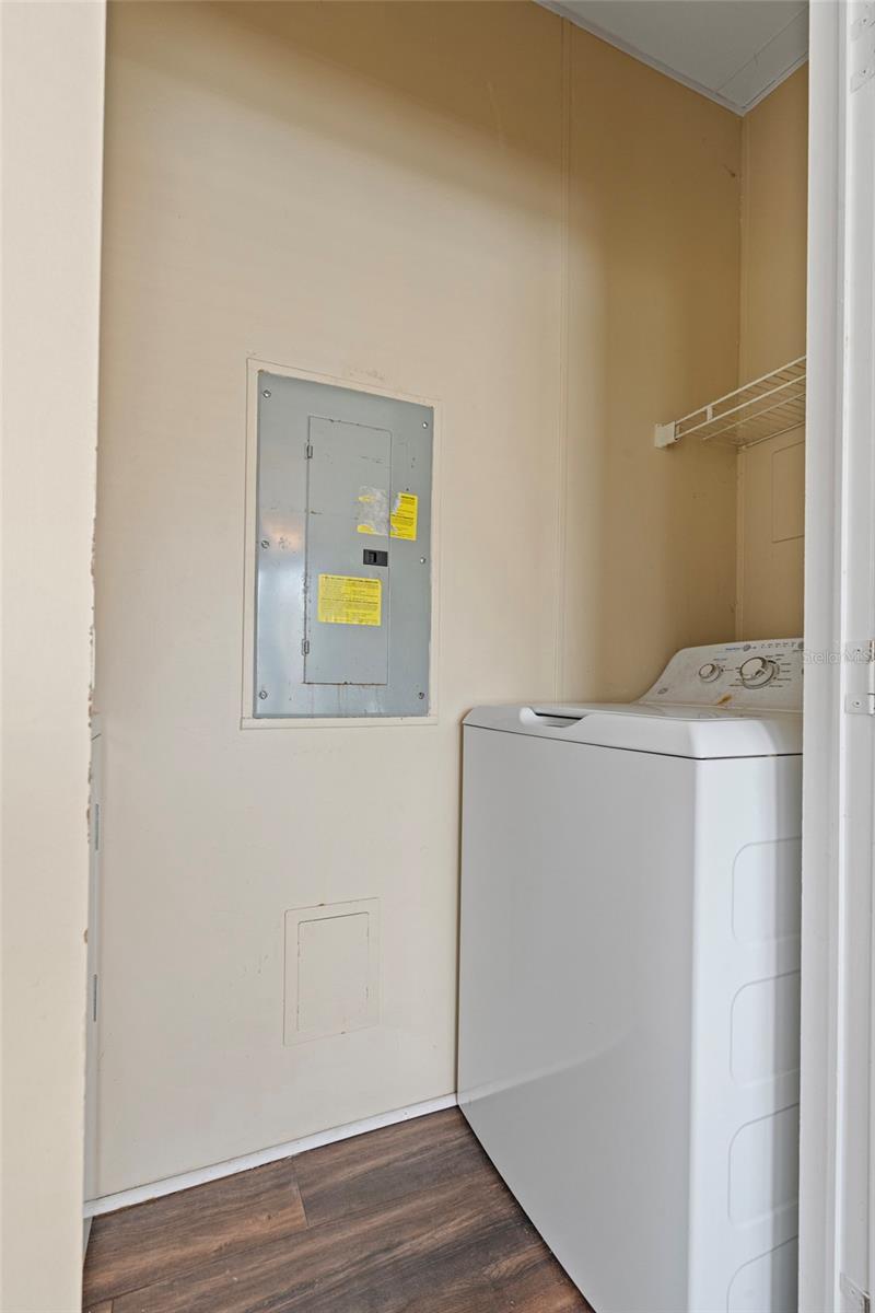 Image 16 of 20 For 3060 Park Circle