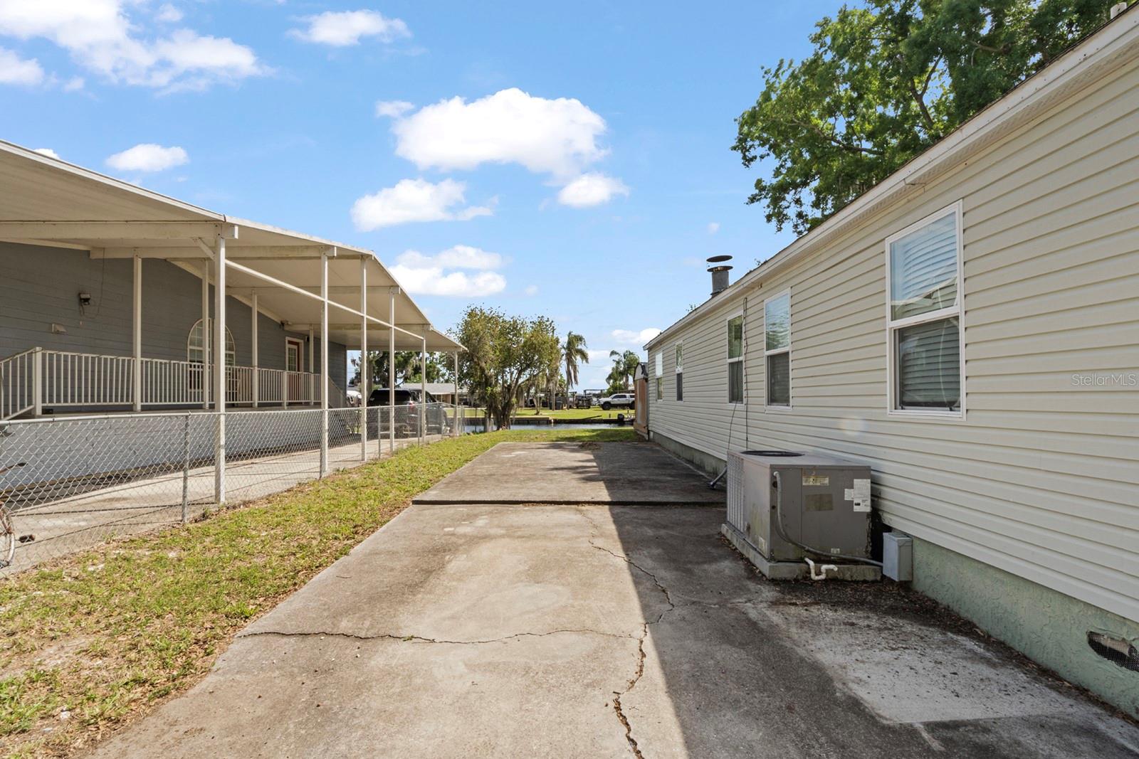 Image 17 of 20 For 3060 Park Circle