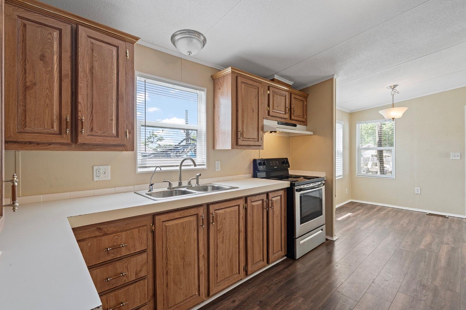 Image 2 of 20 For 3060 Park Circle