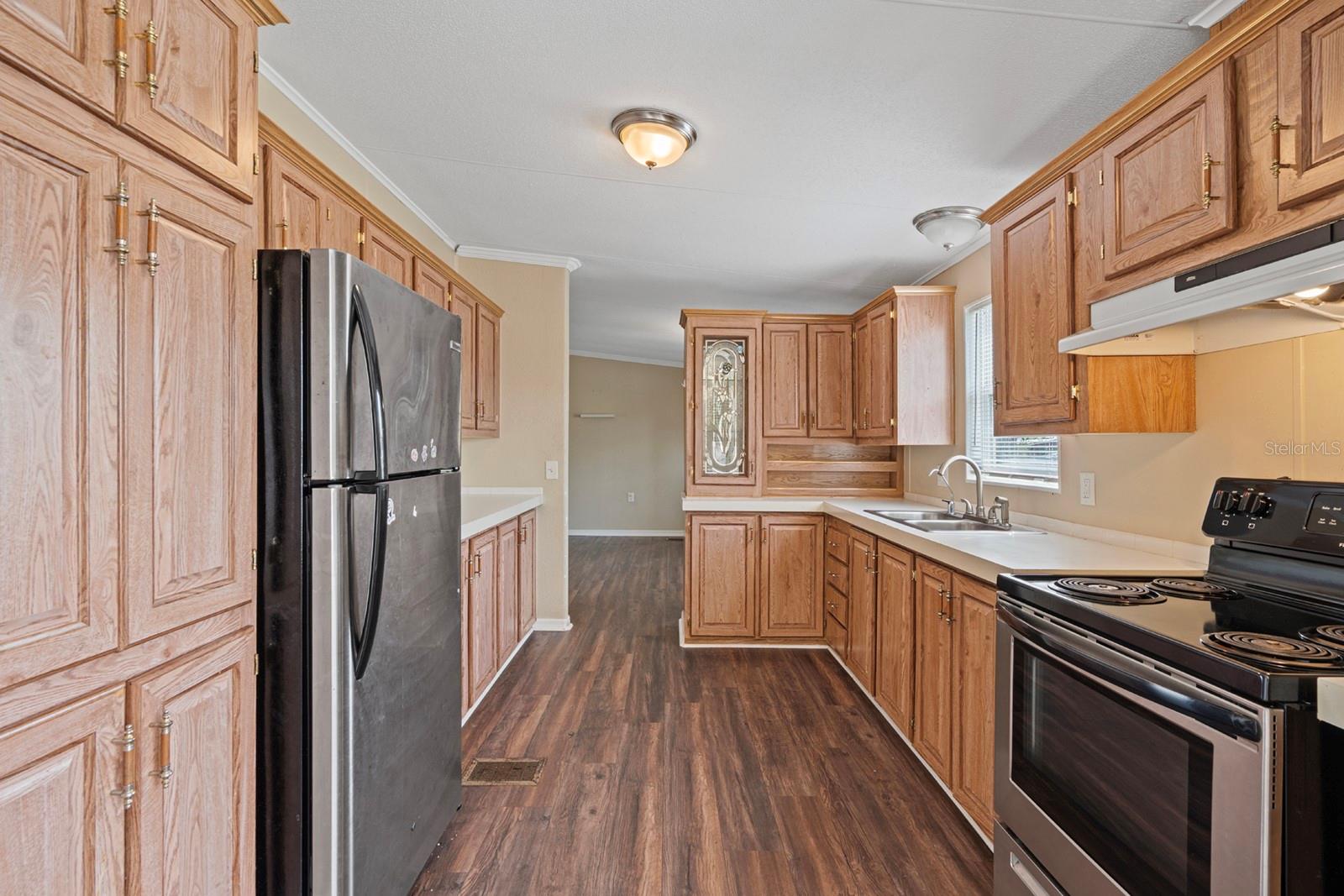 Image 3 of 20 For 3060 Park Circle