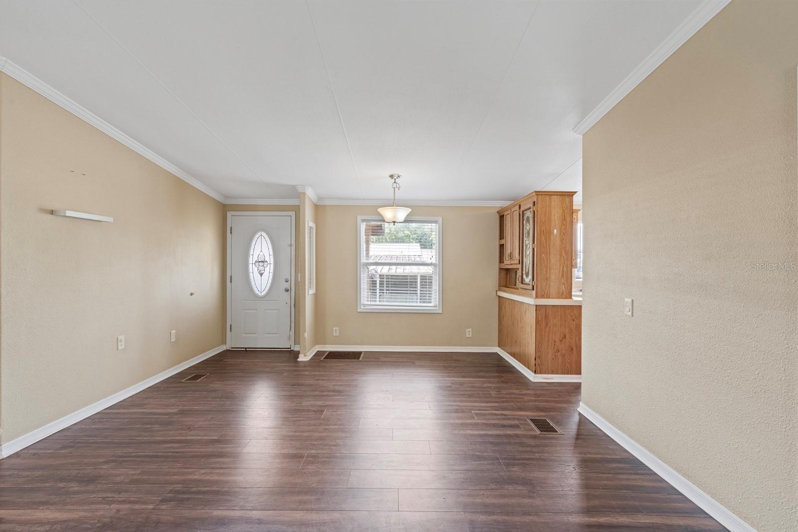 Image 5 of 20 For 3060 Park Circle