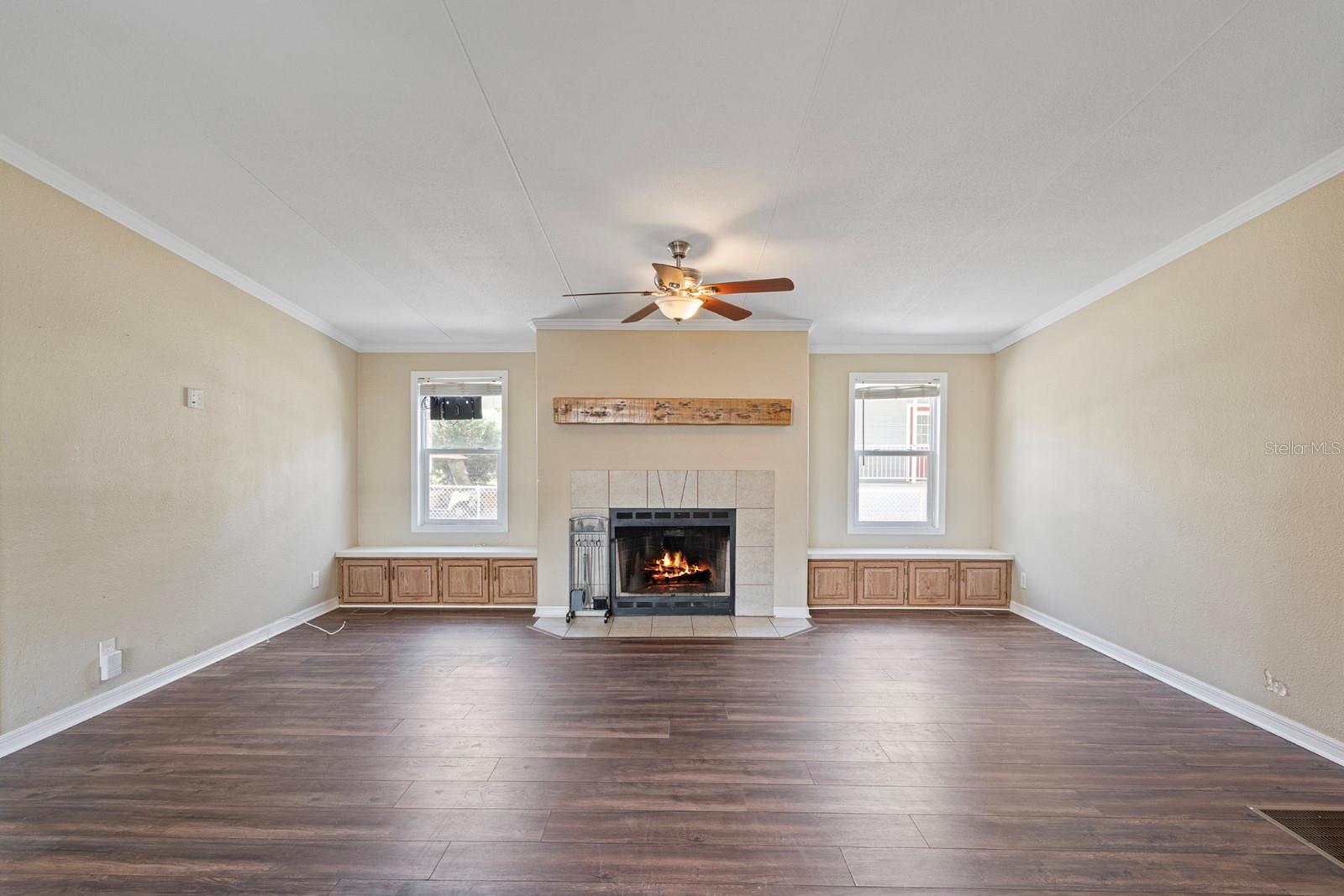 Image 6 of 20 For 3060 Park Circle