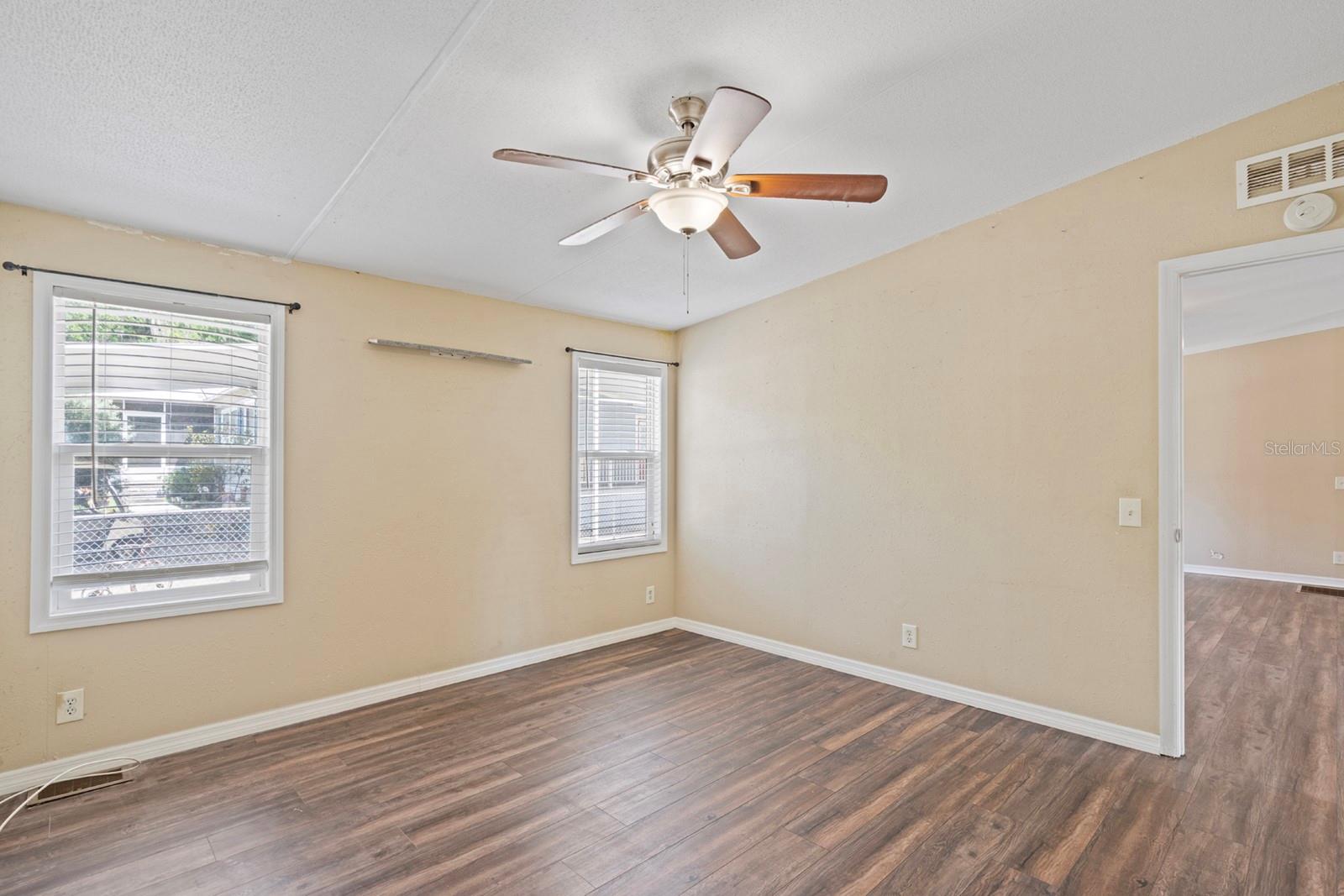 Image 9 of 20 For 3060 Park Circle