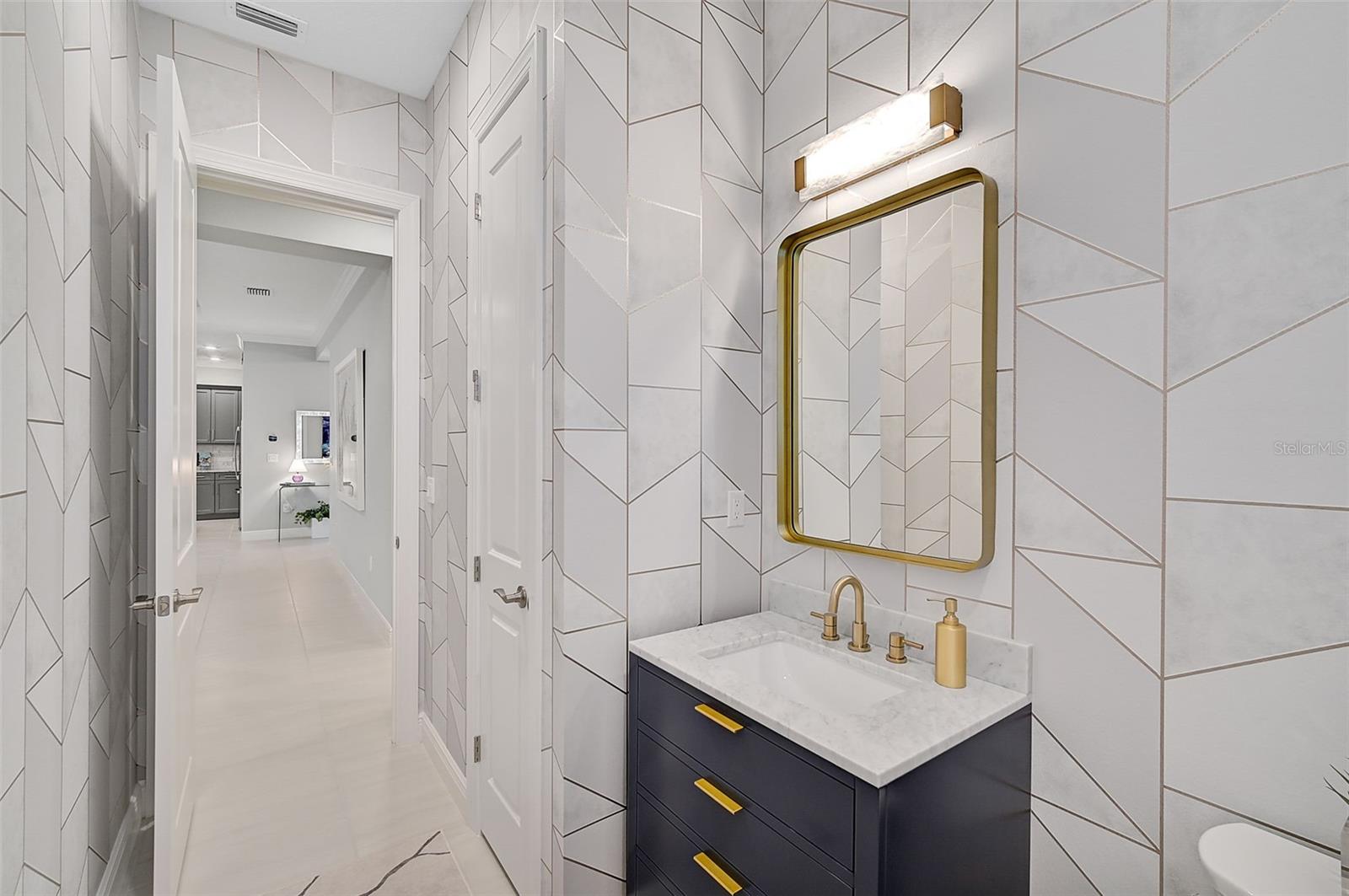 Image 14 of 42 For 4940 Surfside Circle