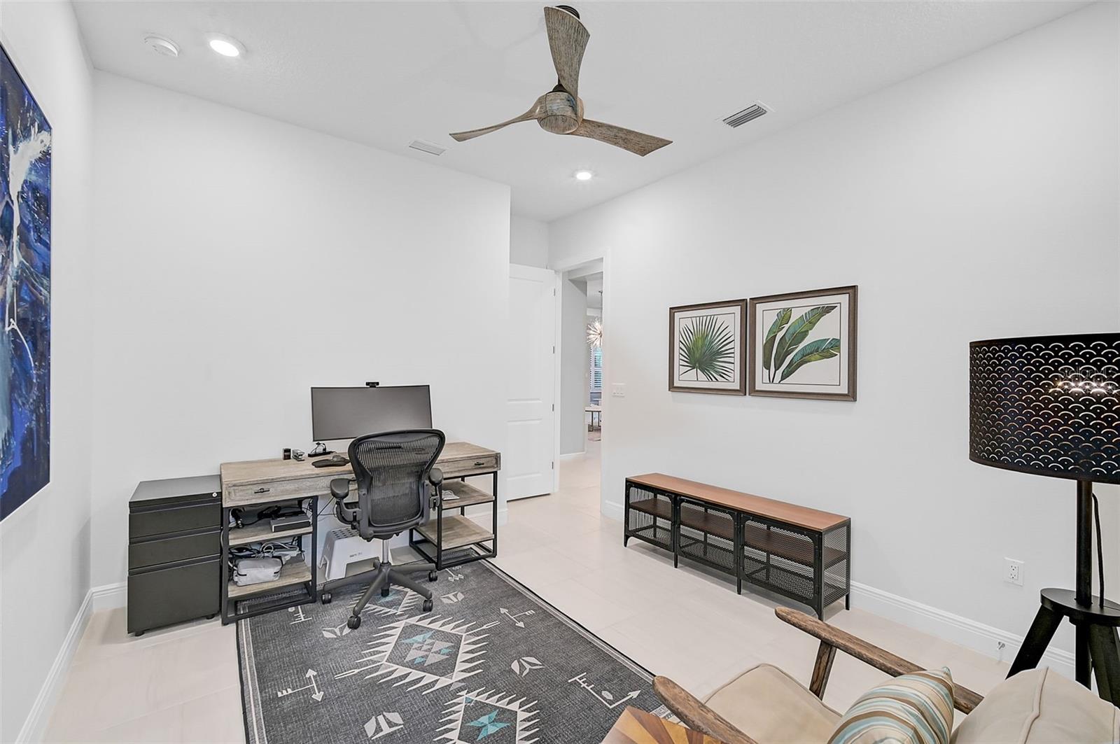 Image 19 of 42 For 4940 Surfside Circle