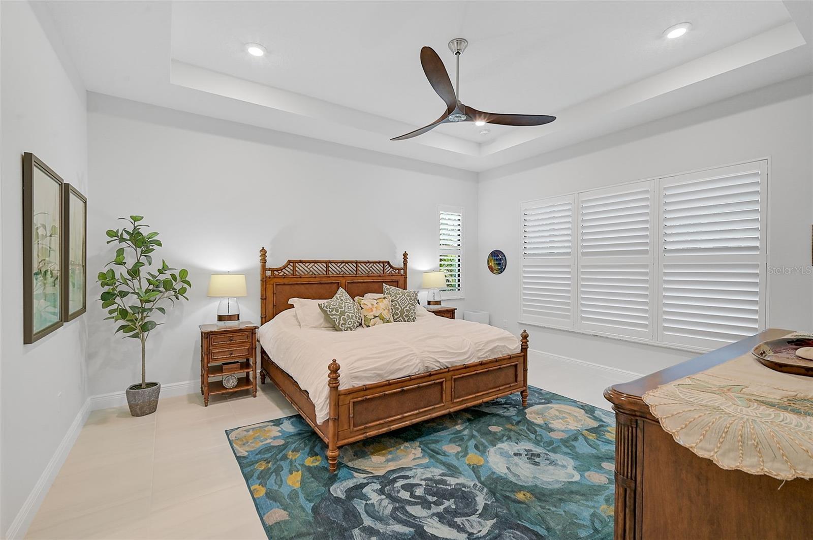 Image 22 of 42 For 4940 Surfside Circle