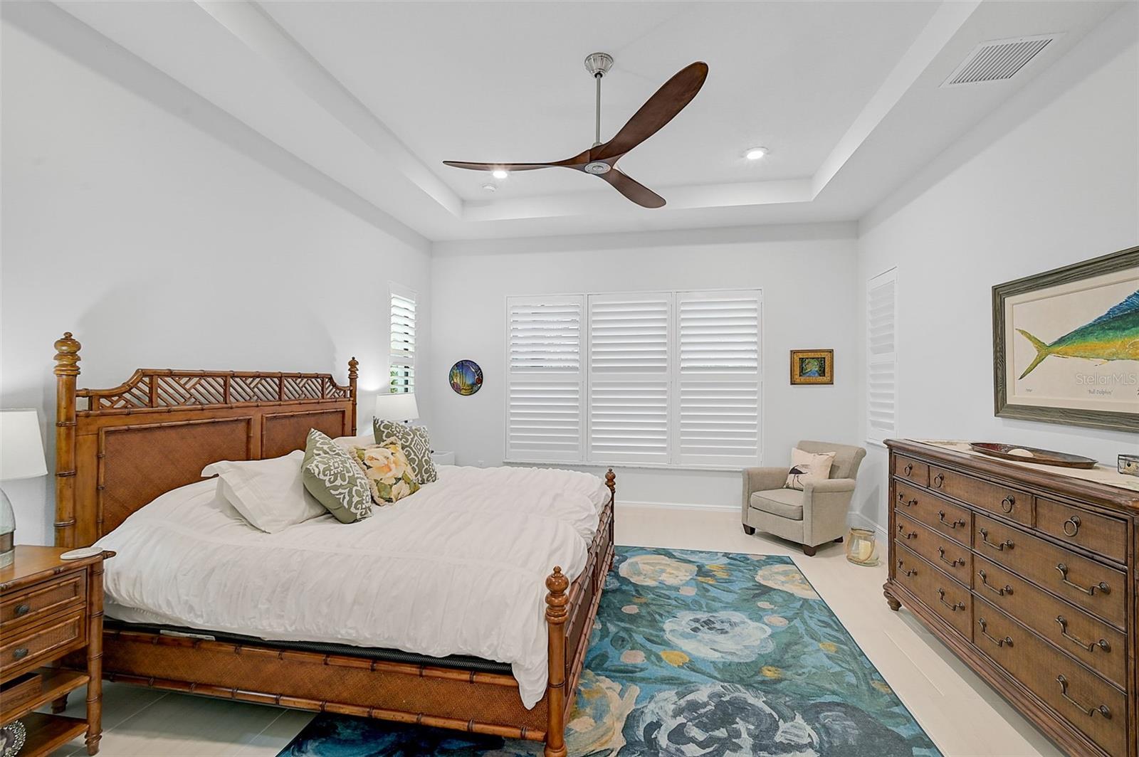 Image 23 of 42 For 4940 Surfside Circle