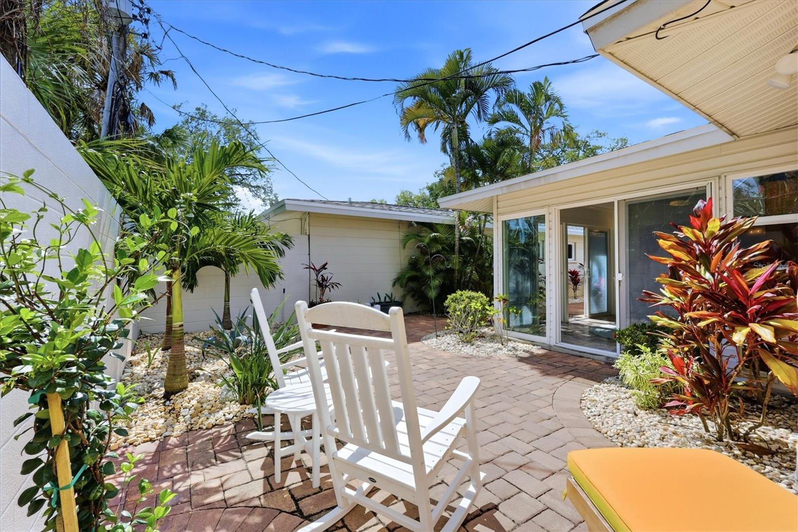 Image 26 of 45 For 6005 Midnight Pass Road S6