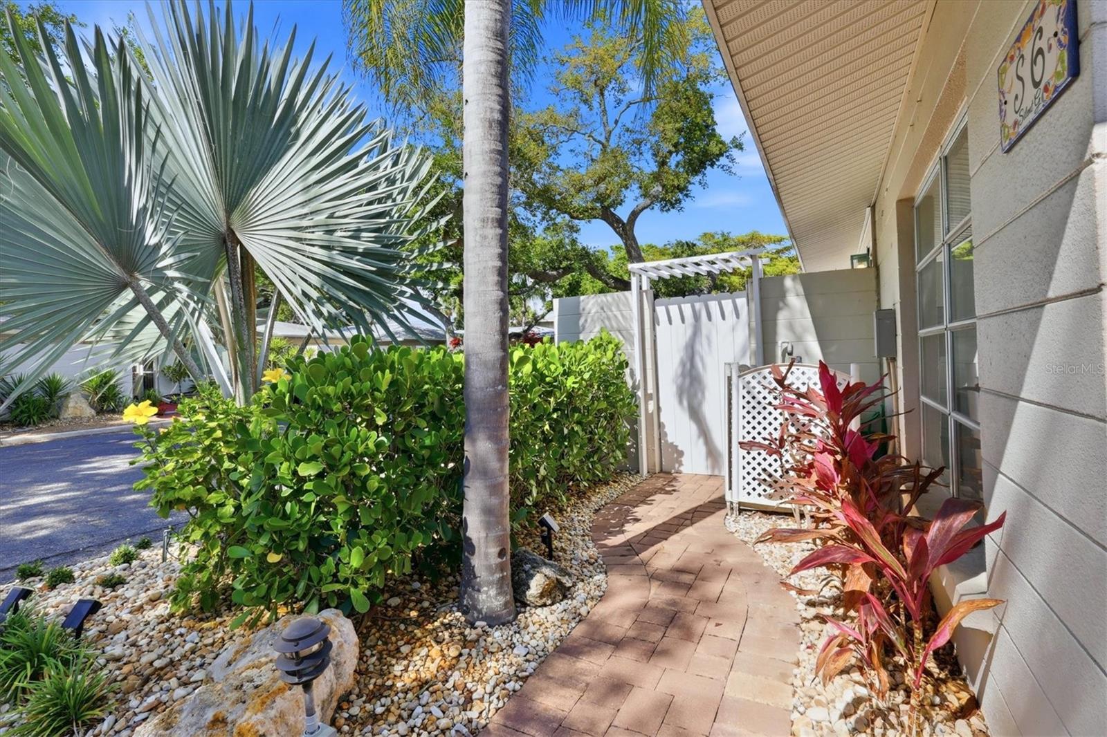 Image 29 of 45 For 6005 Midnight Pass Road S6