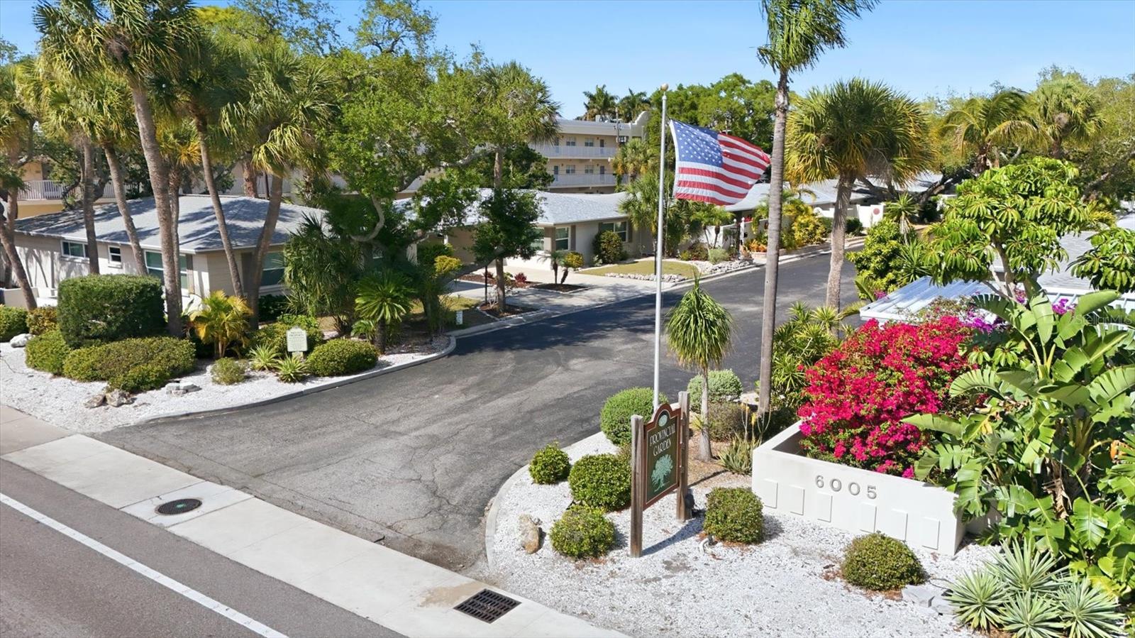 Image 40 of 45 For 6005 Midnight Pass Road S6