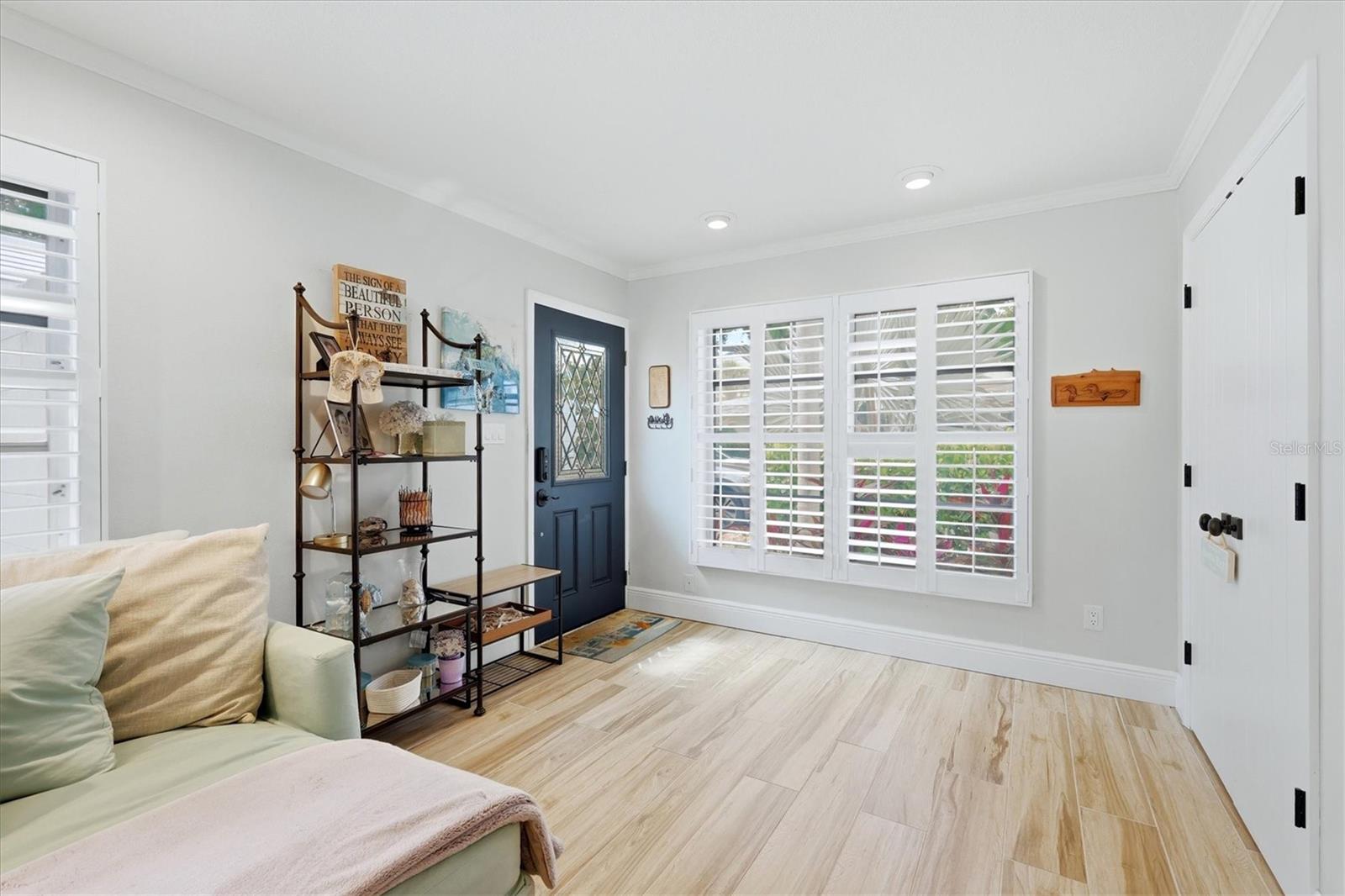 Image 5 of 45 For 6005 Midnight Pass Road S6