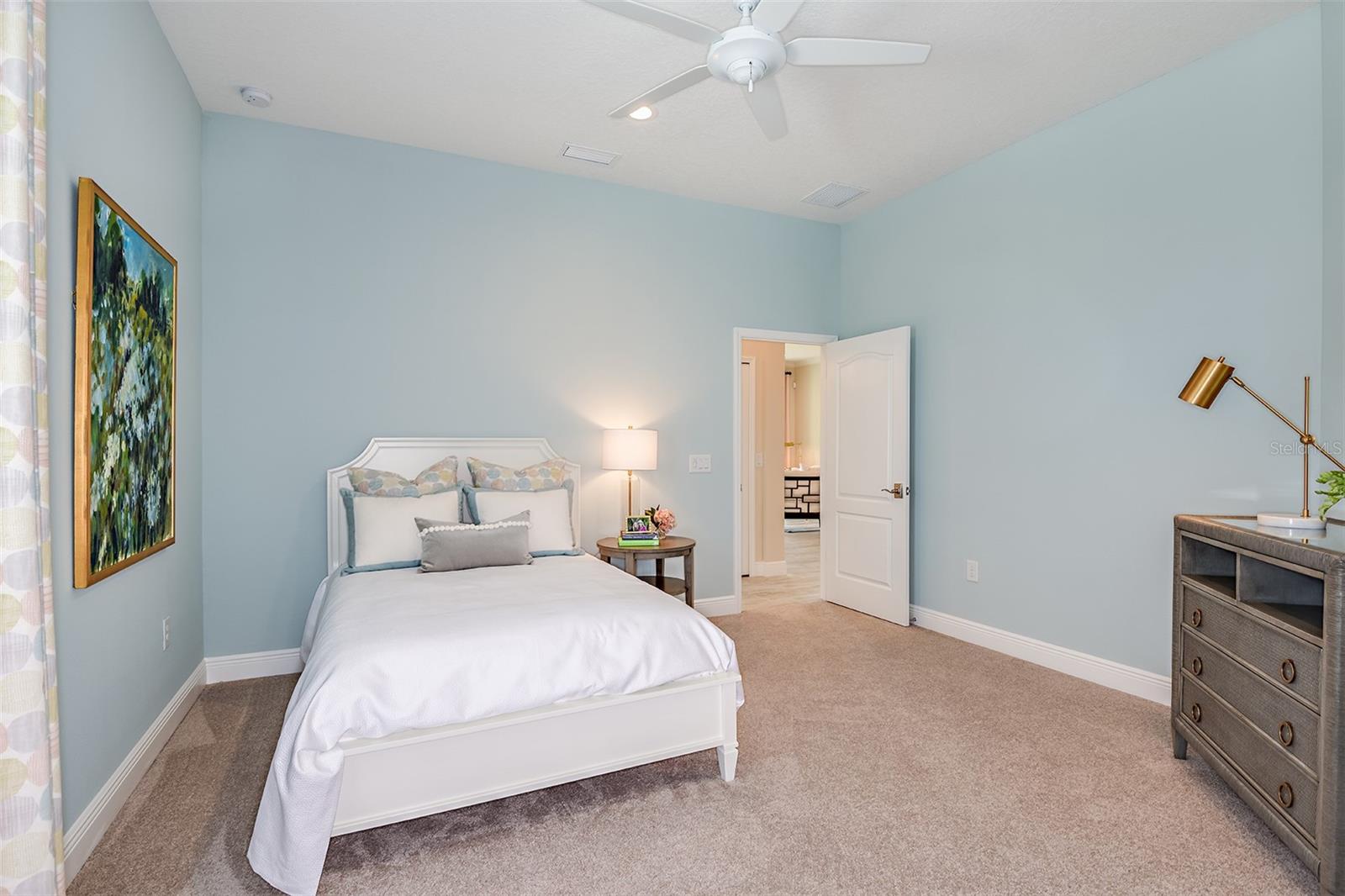 Image 17 of 21 For 1622 Royal Court