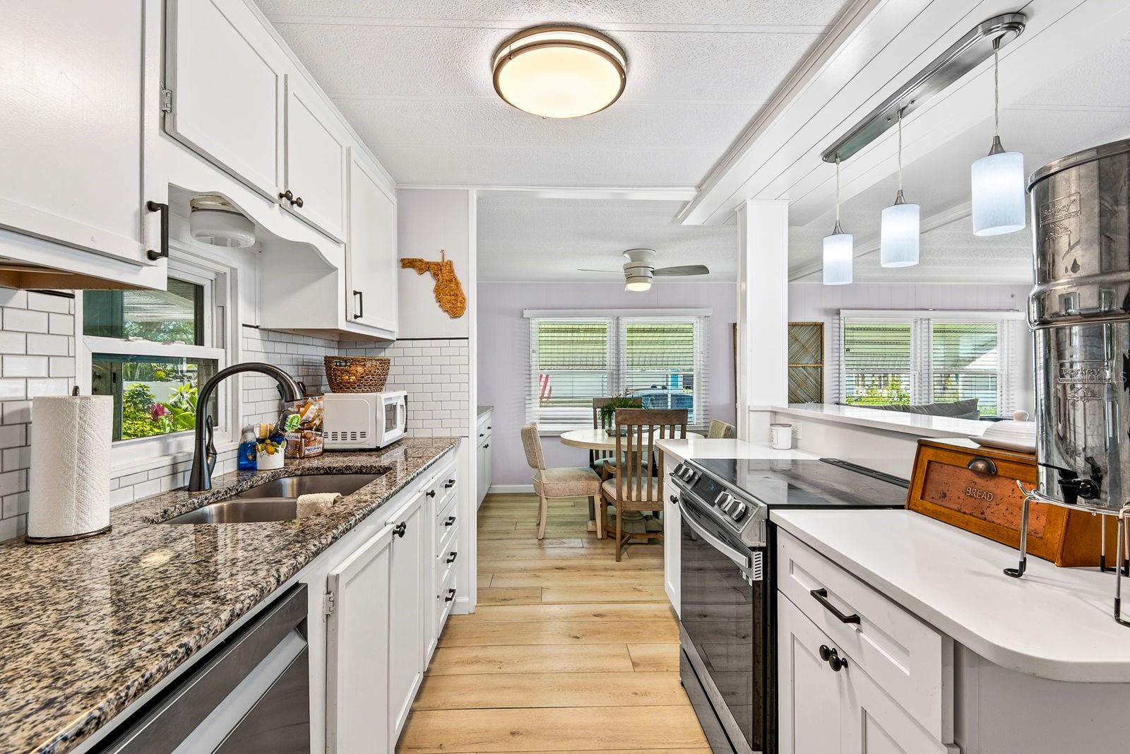 Image 11 of 41 For 76 Caballo Way