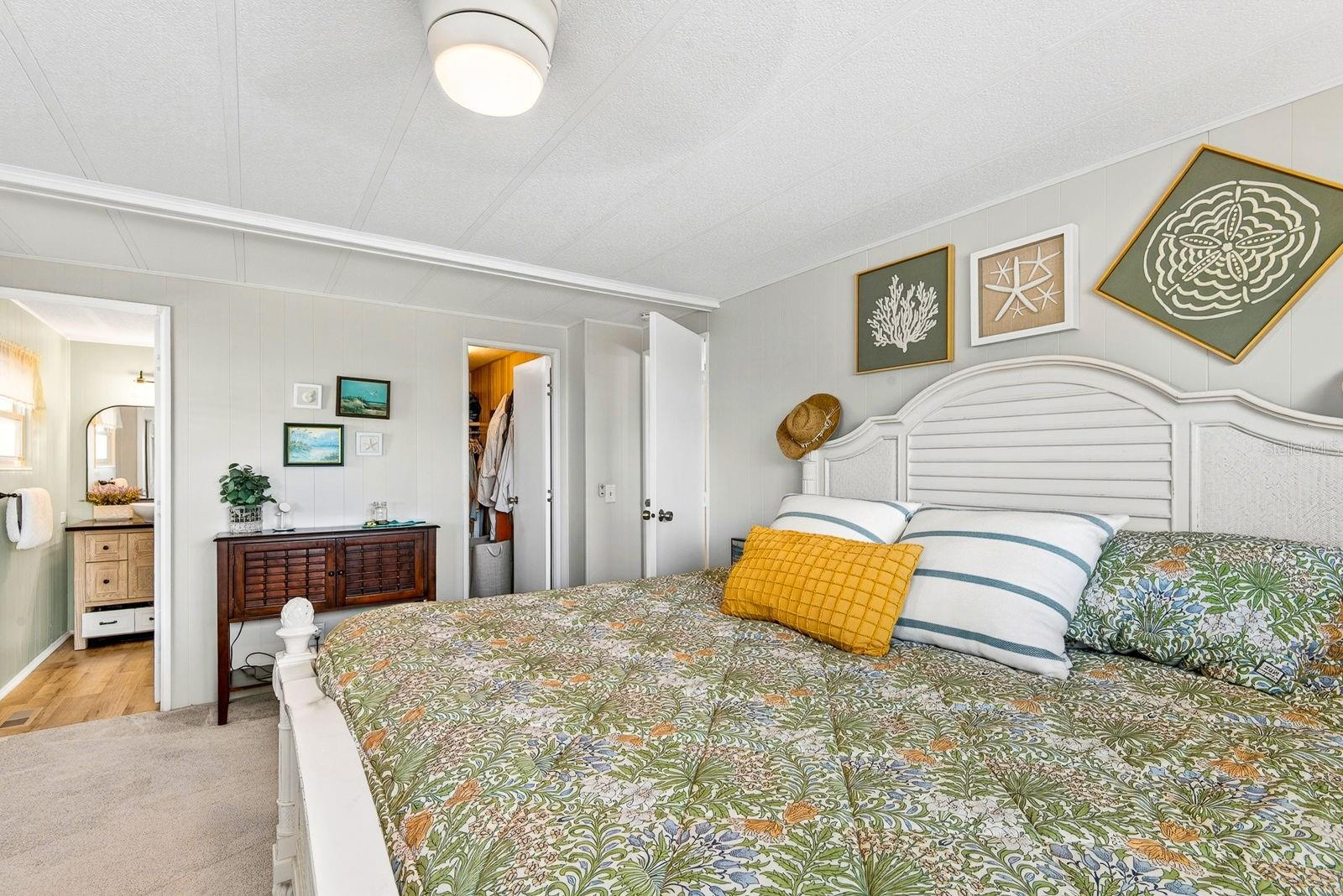 Image 14 of 41 For 76 Caballo Way