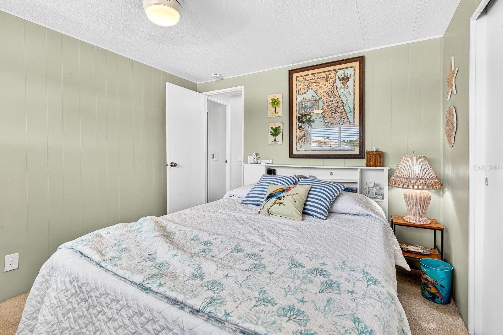 Image 17 of 41 For 76 Caballo Way