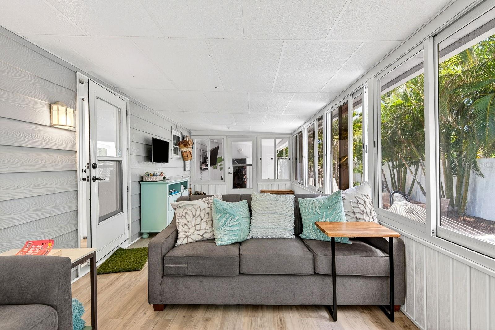 Image 21 of 41 For 76 Caballo Way