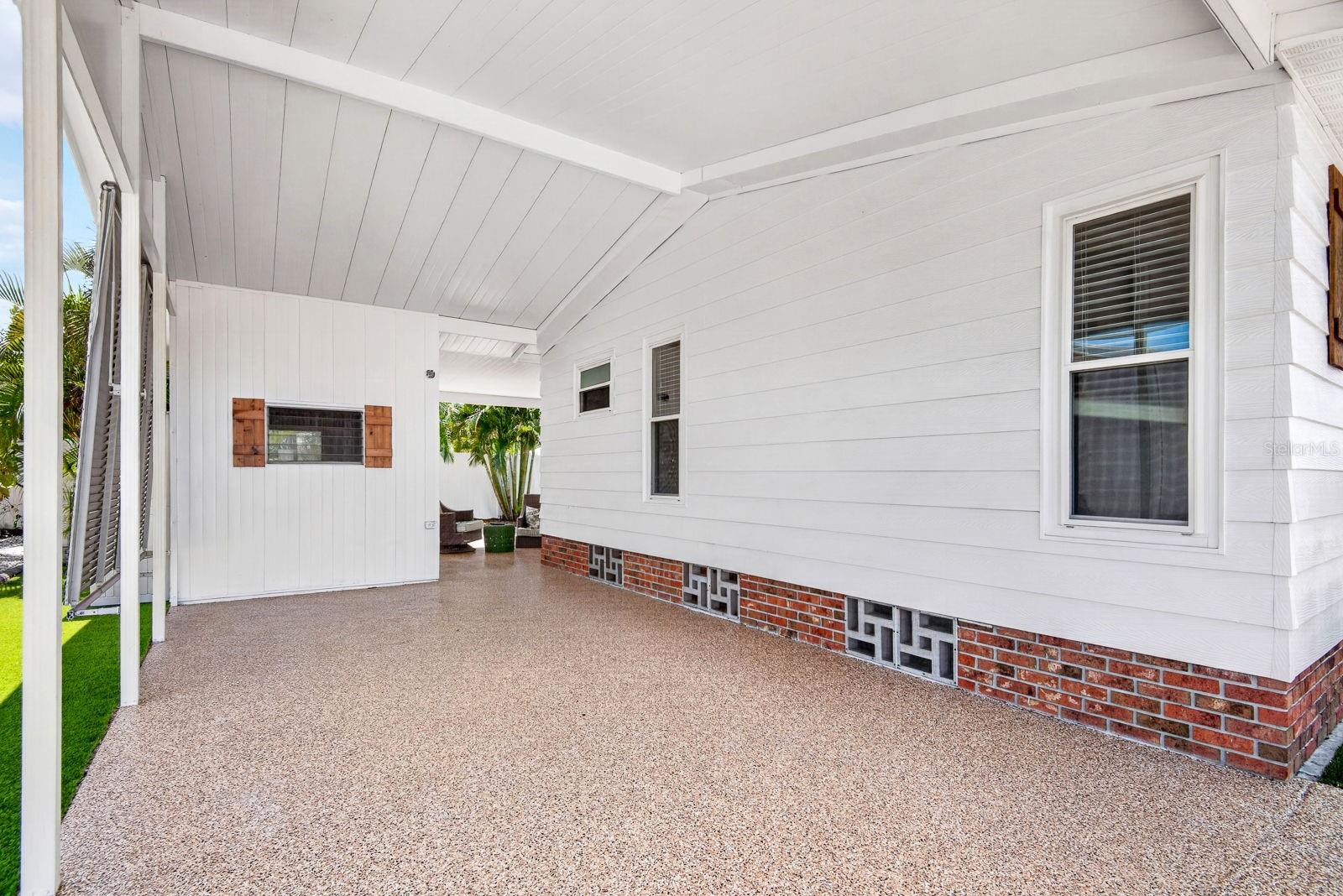 Image 32 of 41 For 76 Caballo Way