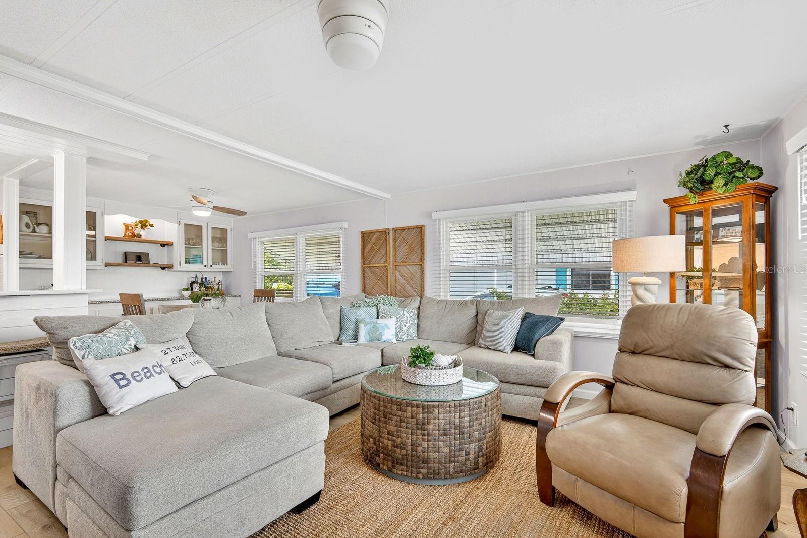 Image 4 of 41 For 76 Caballo Way