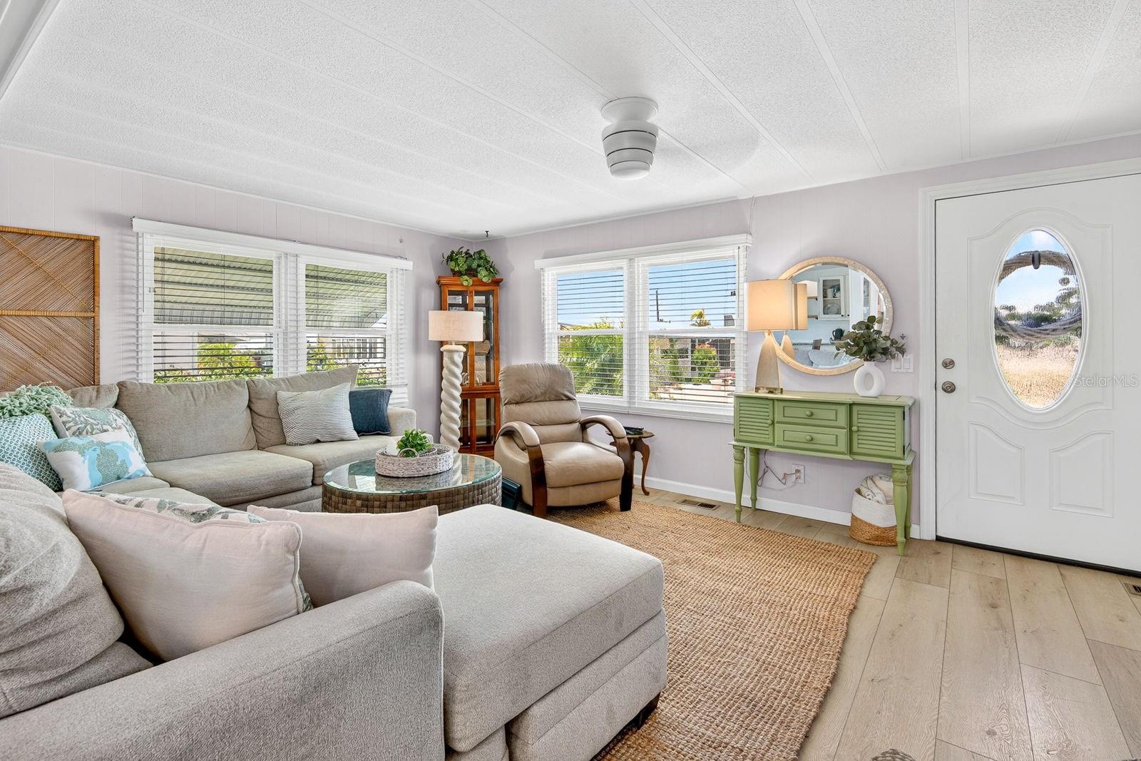 Image 5 of 41 For 76 Caballo Way