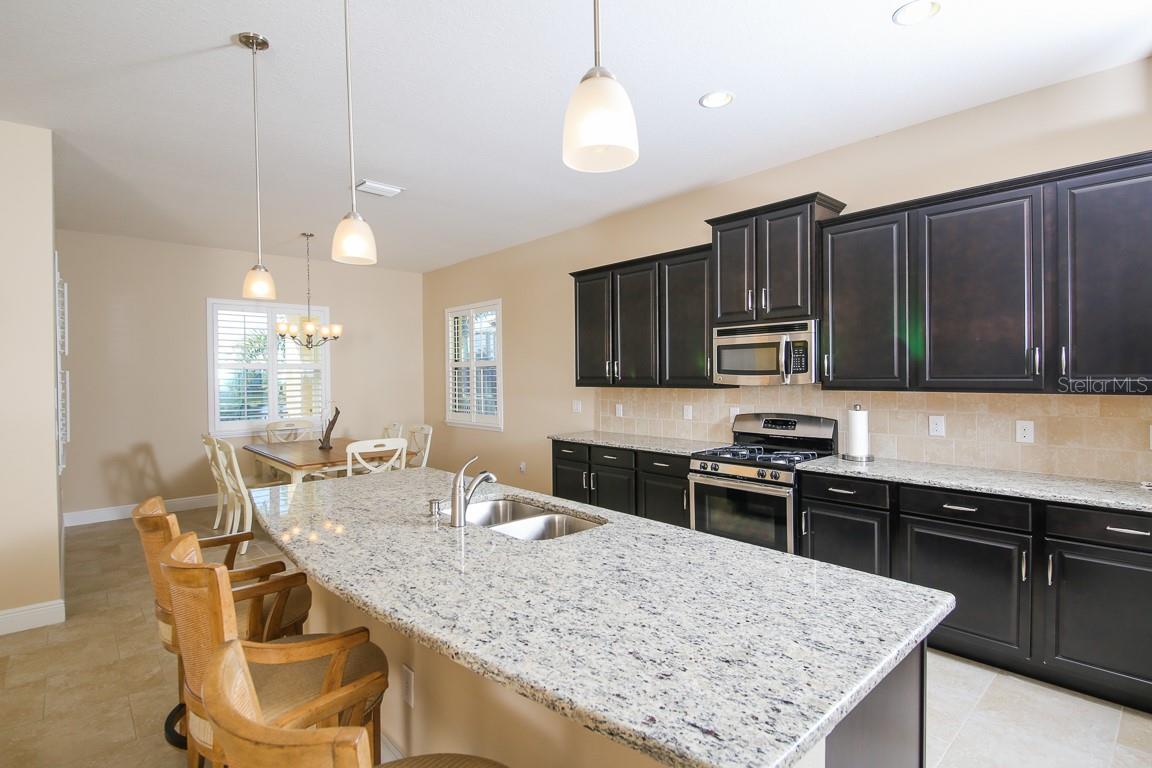 Image 10 of 51 For 5614 Title Row Drive