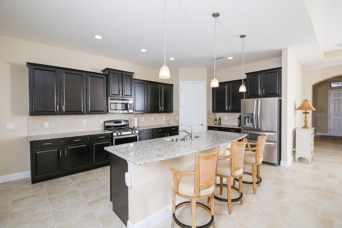 Image 12 of 51 For 5614 Title Row Drive