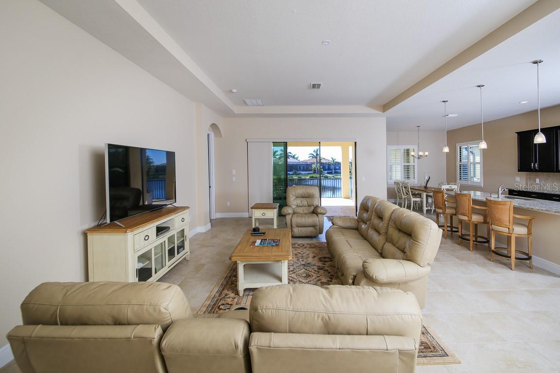 Image 3 of 51 For 5614 Title Row Drive