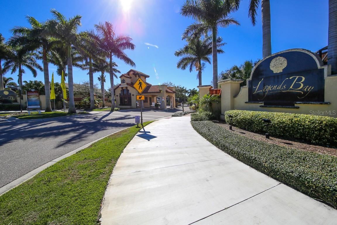 Image 48 of 51 For 5614 Title Row Drive