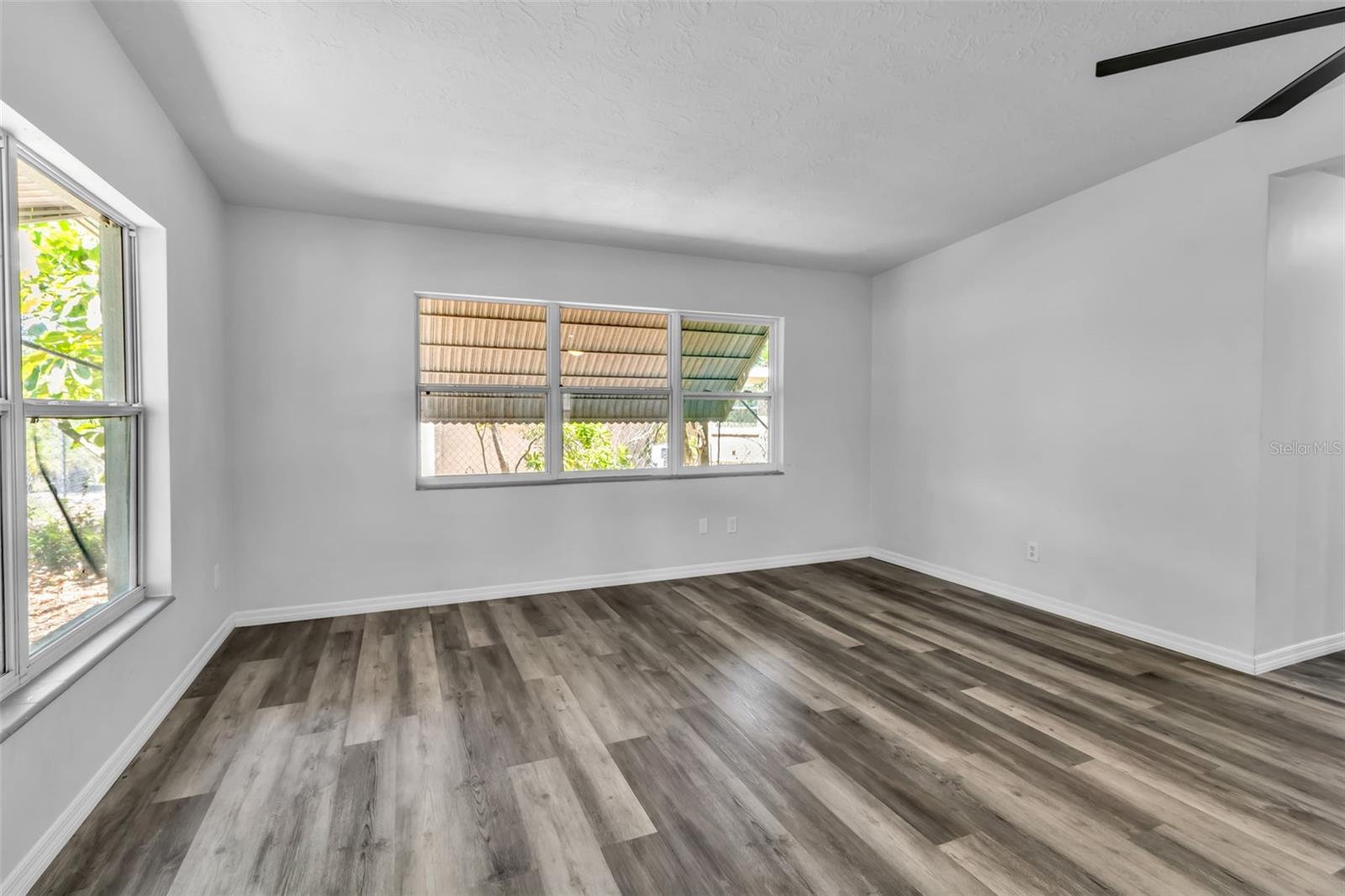 Image 27 of 61 For 2317 2nd Avenue E