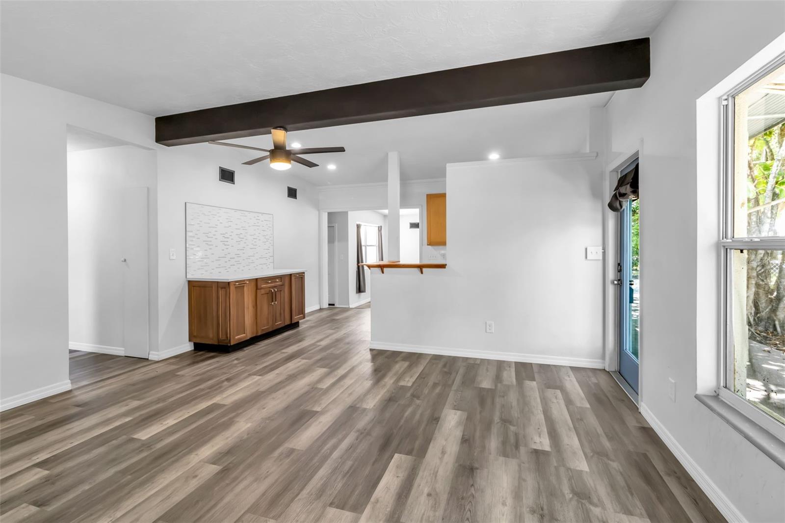 Image 32 of 61 For 2317 2nd Avenue E